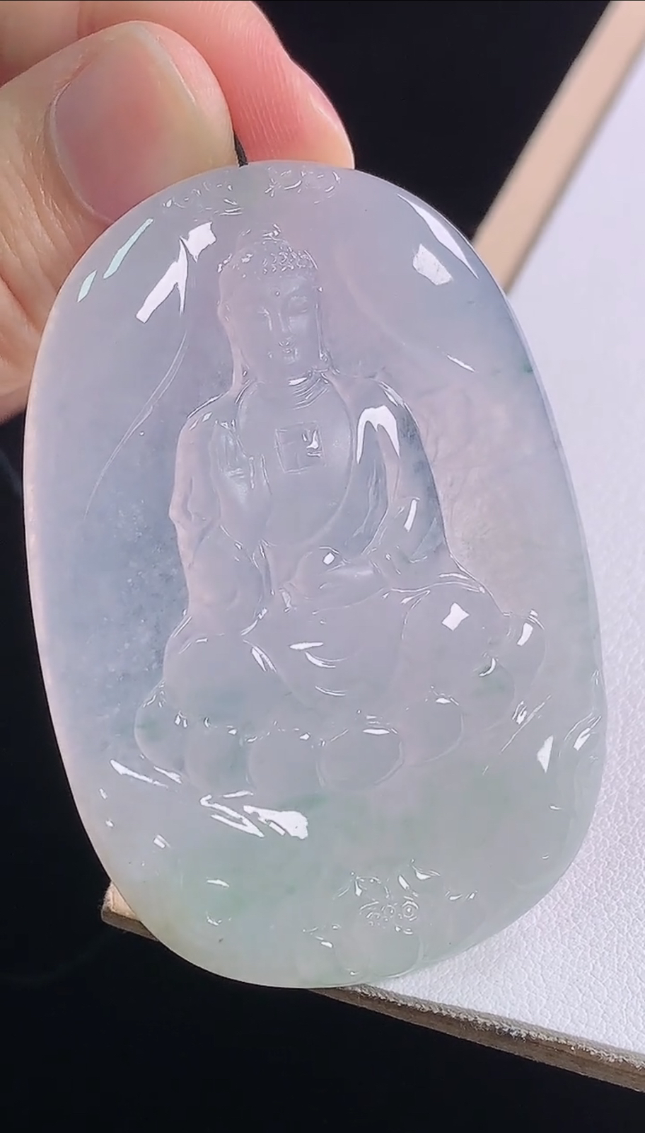 冰飘绿大日如来
尺寸:57.4-39.2-5.2mm