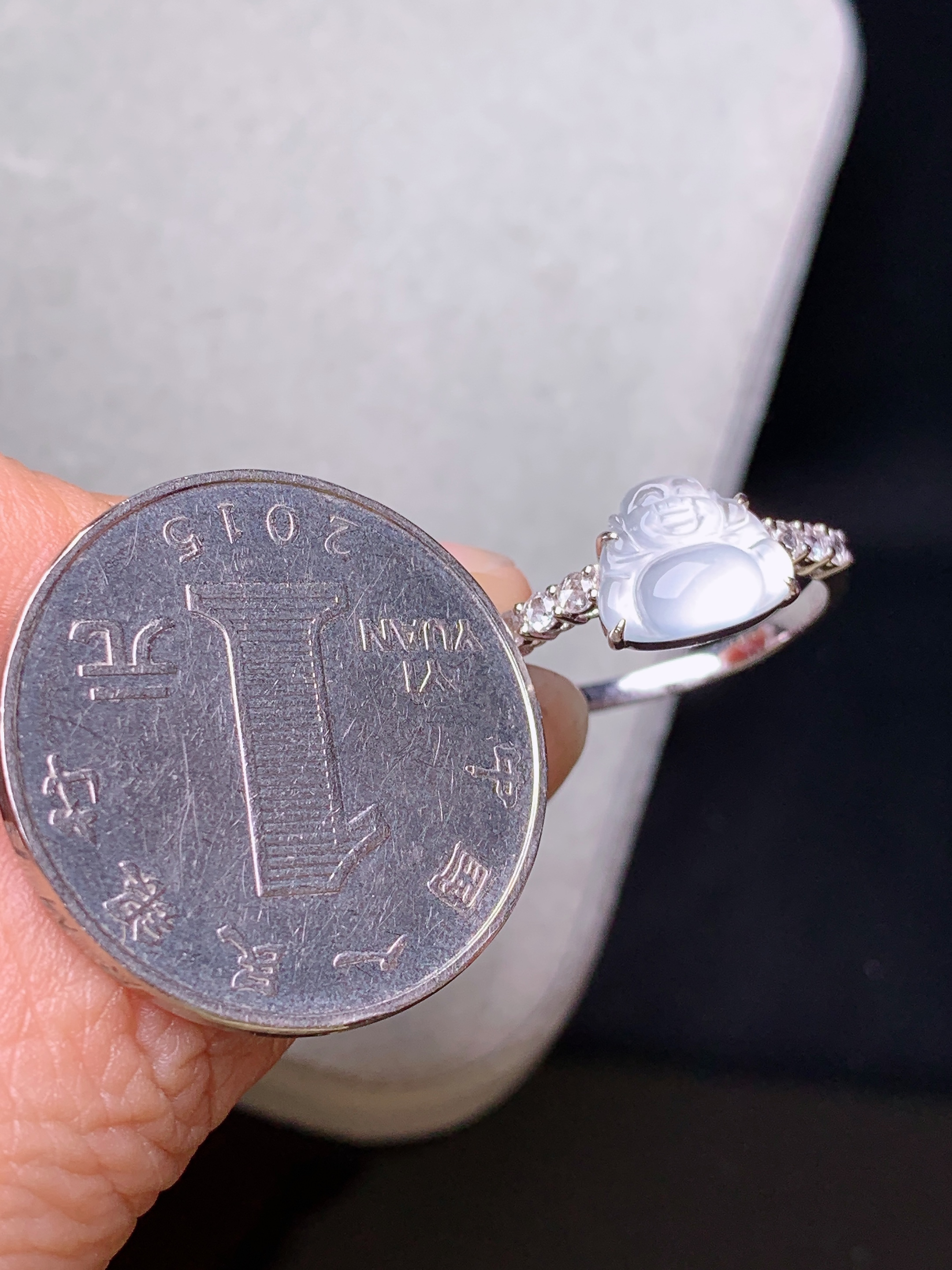 18k金钻镶嵌冰种佛公戒指 玉质细腻 色泽艳丽清新 水润亮眼 圈口14 整体尺寸7.7*9*2.6z2