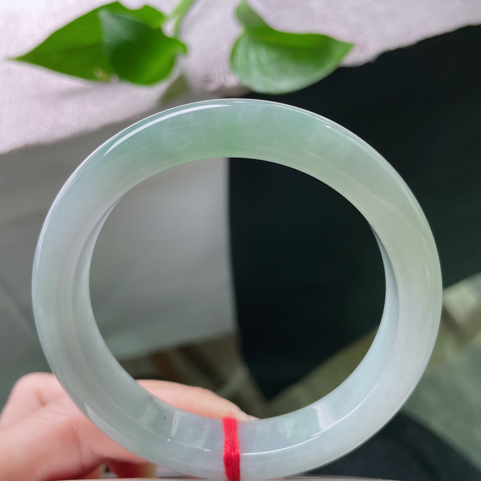 58/12.1/8.7绿底正圈，淡雅倾心，水头好，肉质细腻干净，种老，棉线，