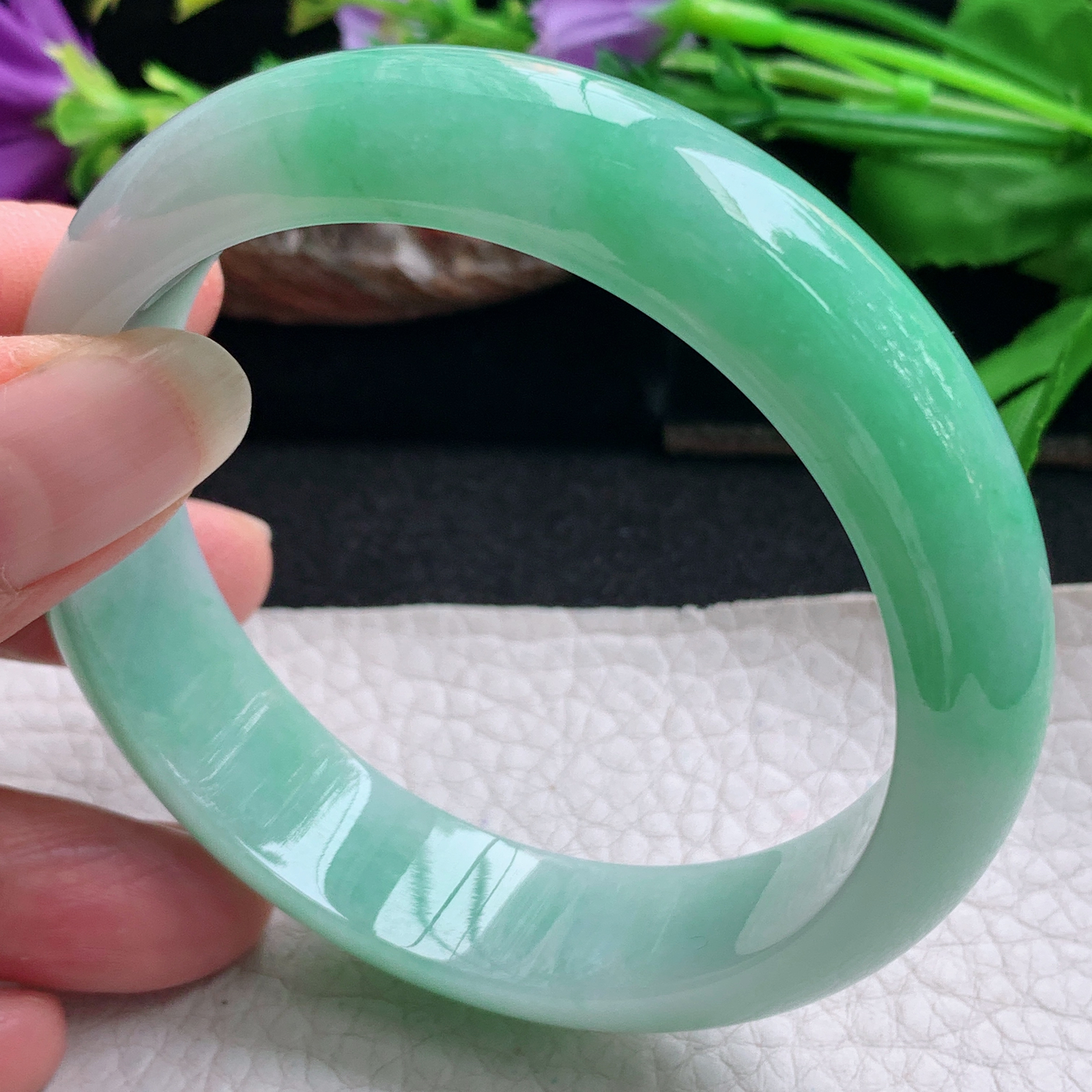 js实拍59*15*8招财轮胎镯 天然缅甸翡翠手镯辣绿胶感正圈玉镯子