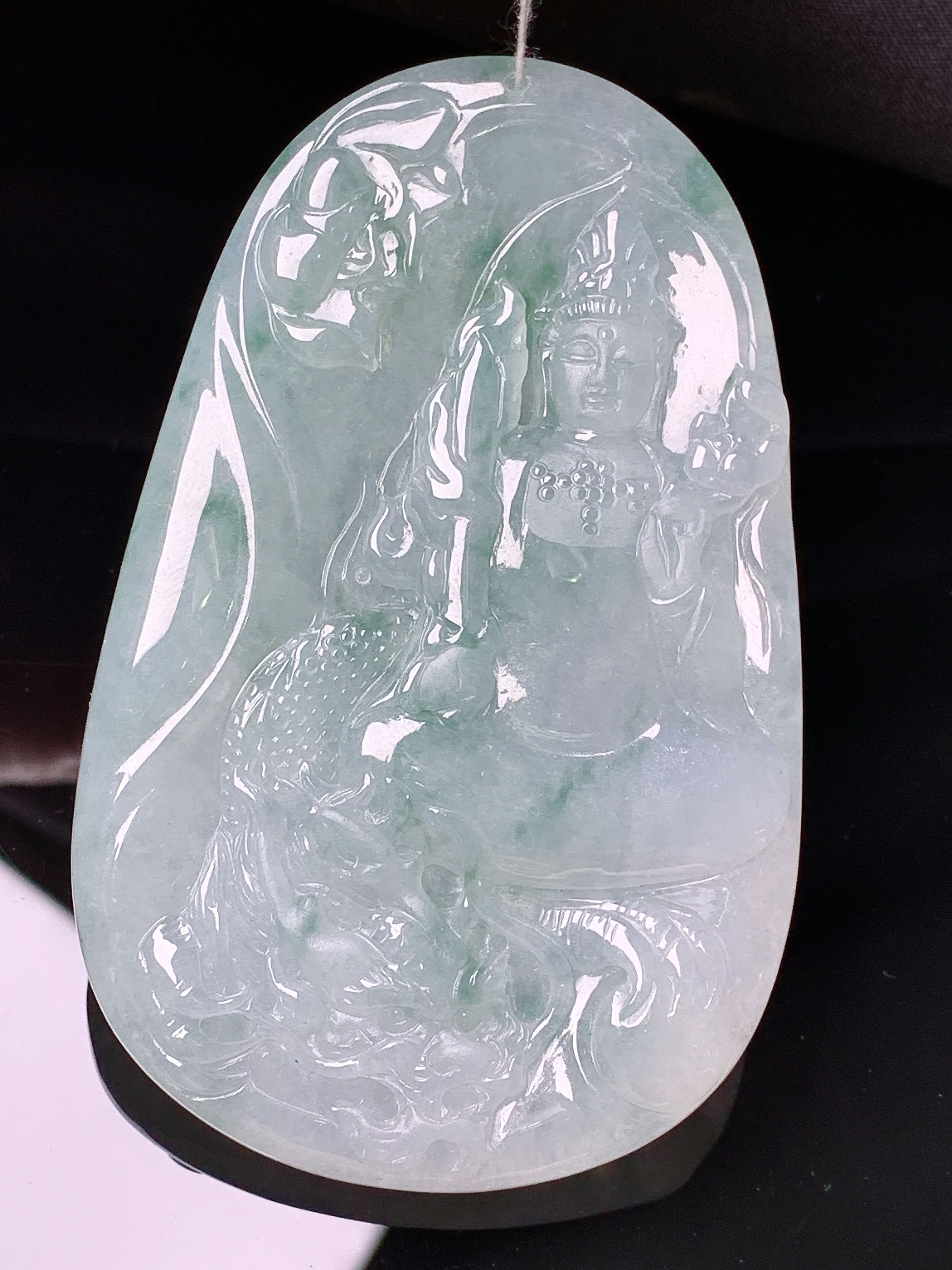 飘绿文殊观音菩萨吊坠 玉质细腻 色泽艳丽清新 水润亮眼 整体尺寸70*44*6d1