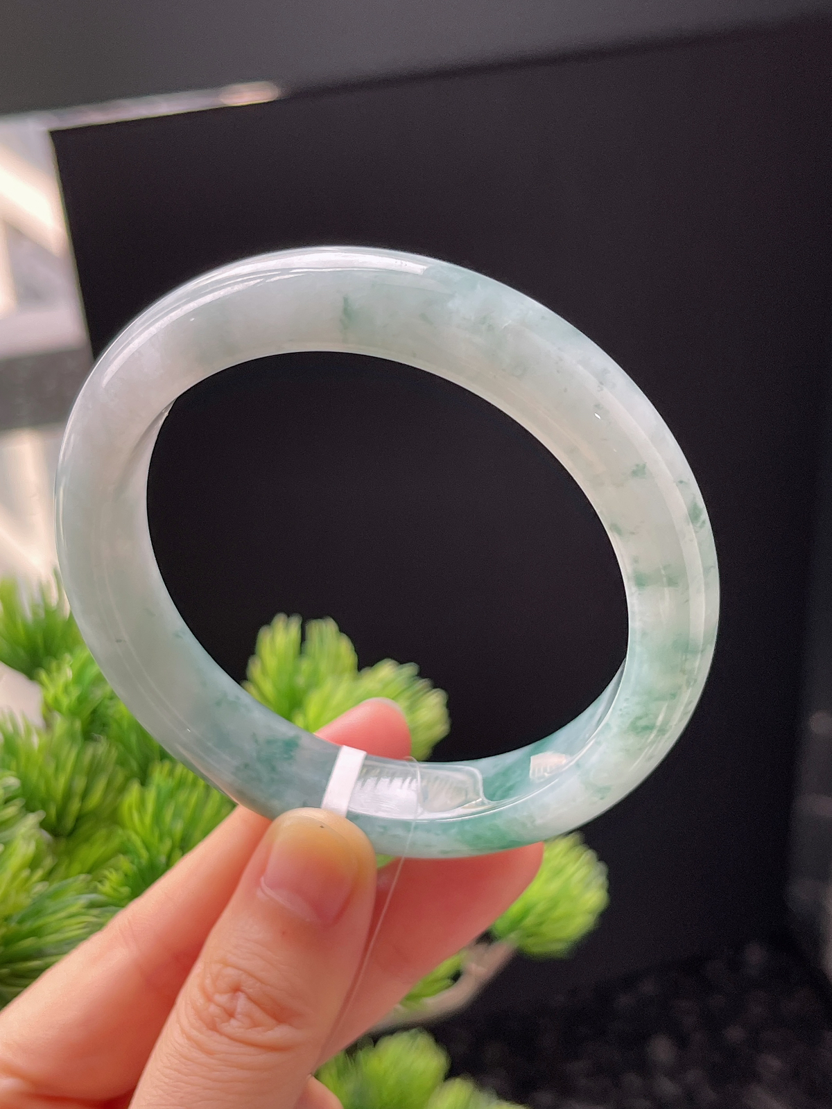 正圈58圈口，翡翠冰糯种飘绿手镯