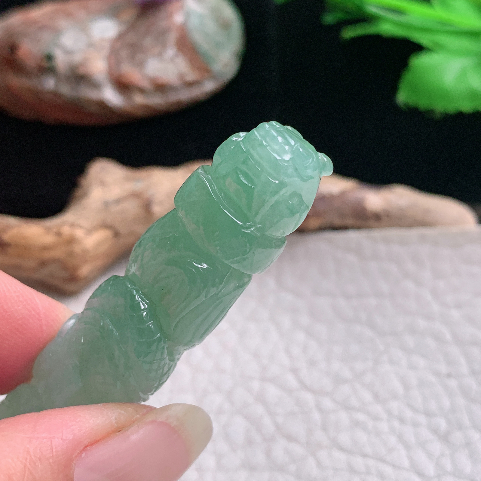 ajj实拍80*11.5*13缅甸翡翠满绿龙行天下金榜题名 清秀水灵毛笔玉吊坠 玉挂件