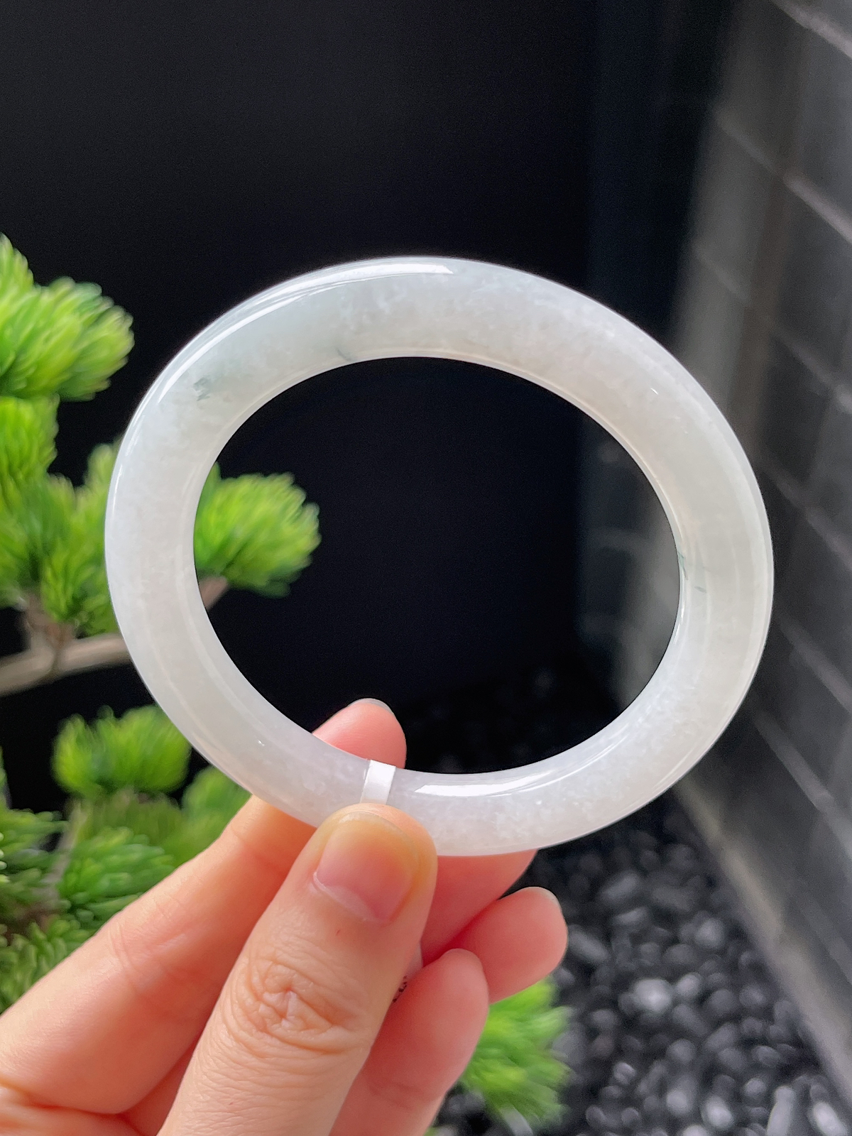 圆镯52.7圈口，翡翠糯化种白色手镯