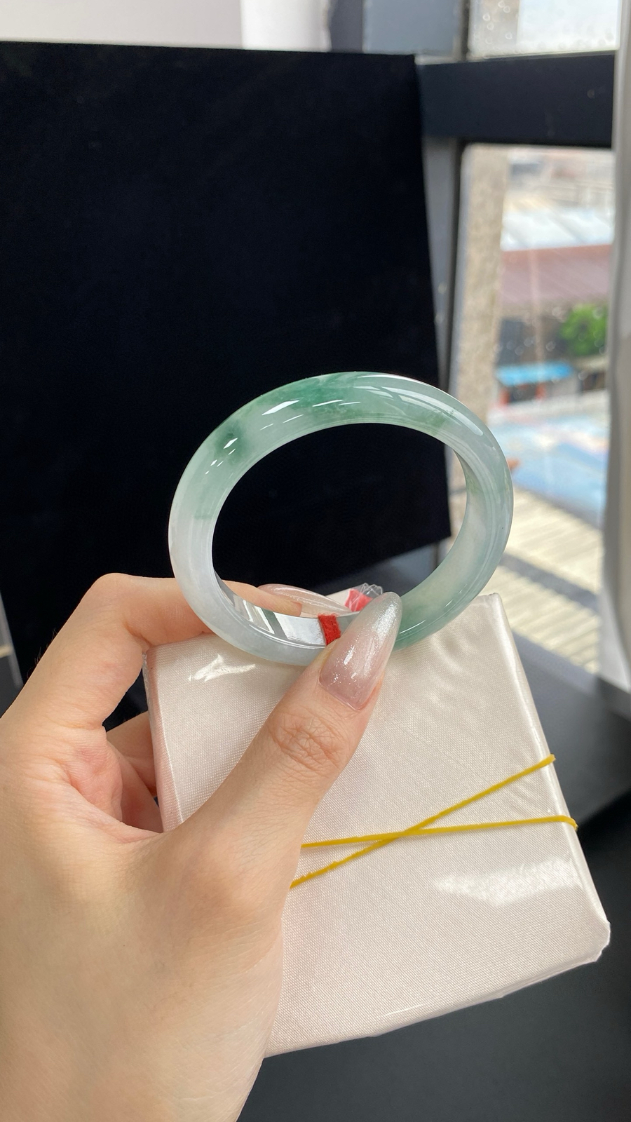 【冰飘花贵妃手镯】
尺寸：55.3-4.8-12-7.3
自然光无滤镜，原图直出