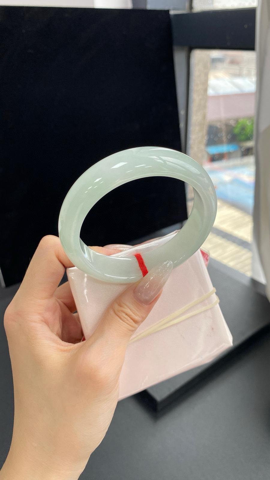 【晴底宽版正圈手镯】
尺寸：57.8-15.6-8.4
自然光无滤镜，原图直出