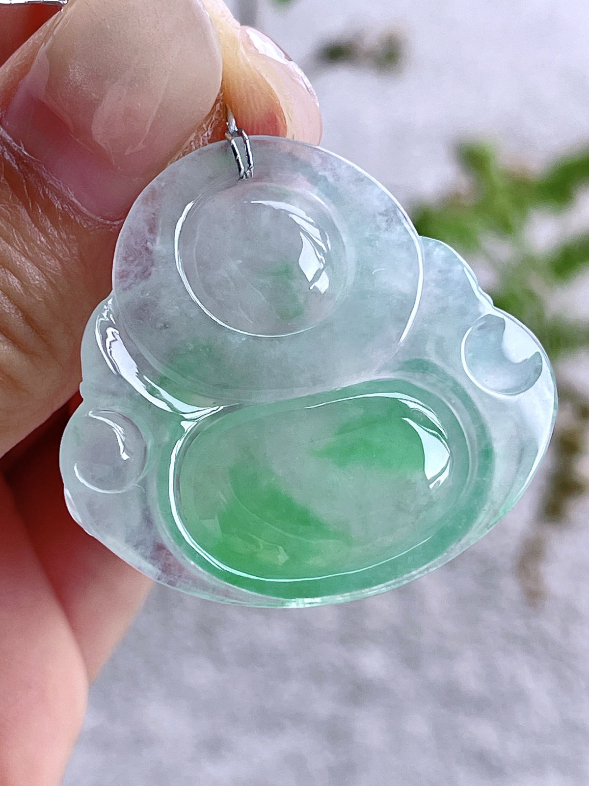 【裸石】冰飘绿花佛公大佛公吊坠
【说明】缅料 性价比高 飘花
【尺寸】33-35.5-5.9