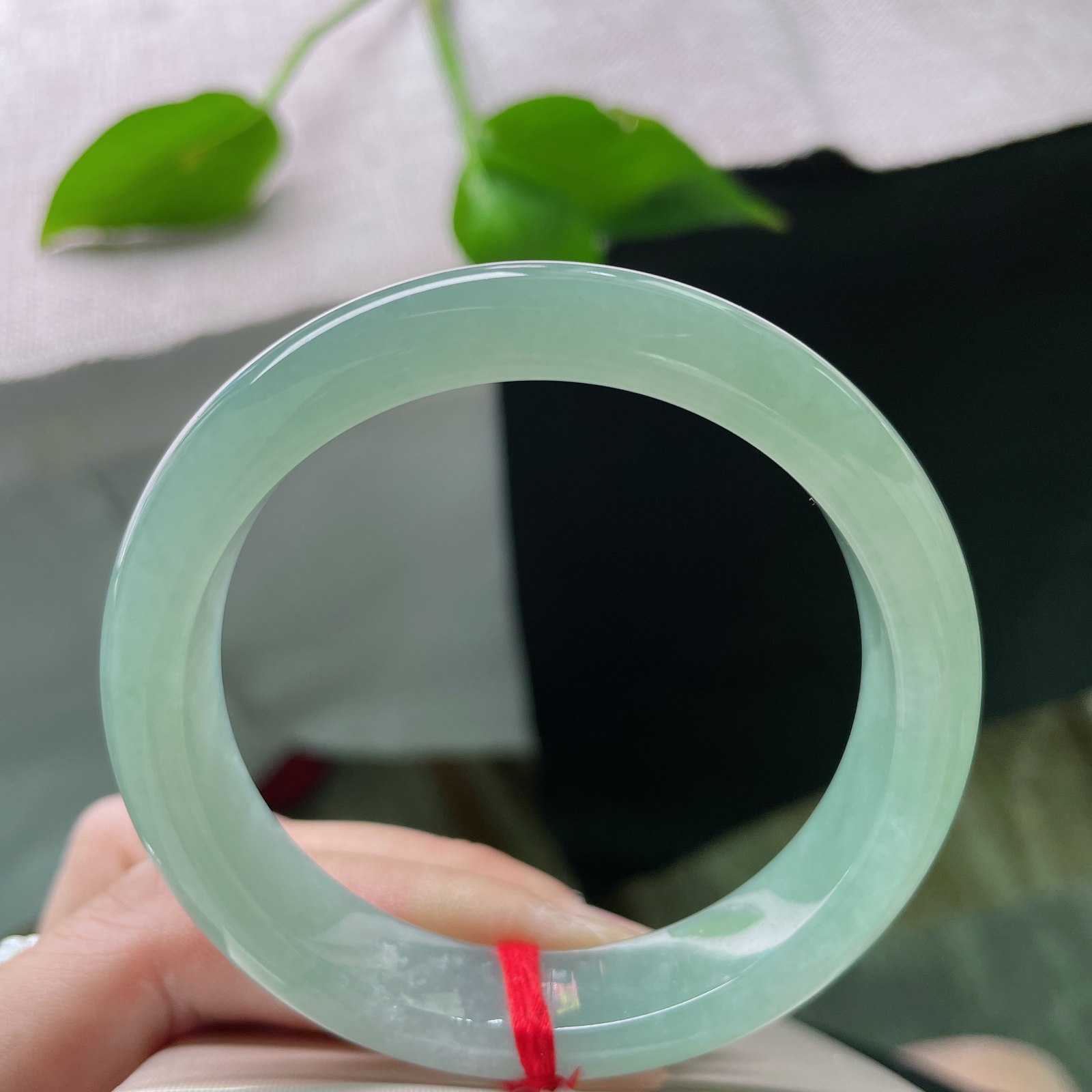 53.9/12/7.5，葡萄肉正圈，水润清甜，细腻气胶，上手超显白，无纹裂