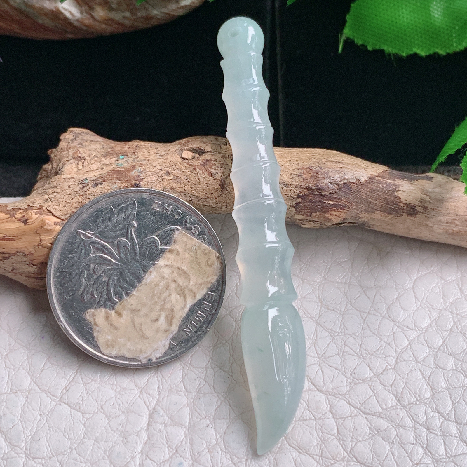 ajj实拍61*9*6.3缅甸翡翠冰种金榜题名 清秀水灵毛笔玉吊坠 玉挂件