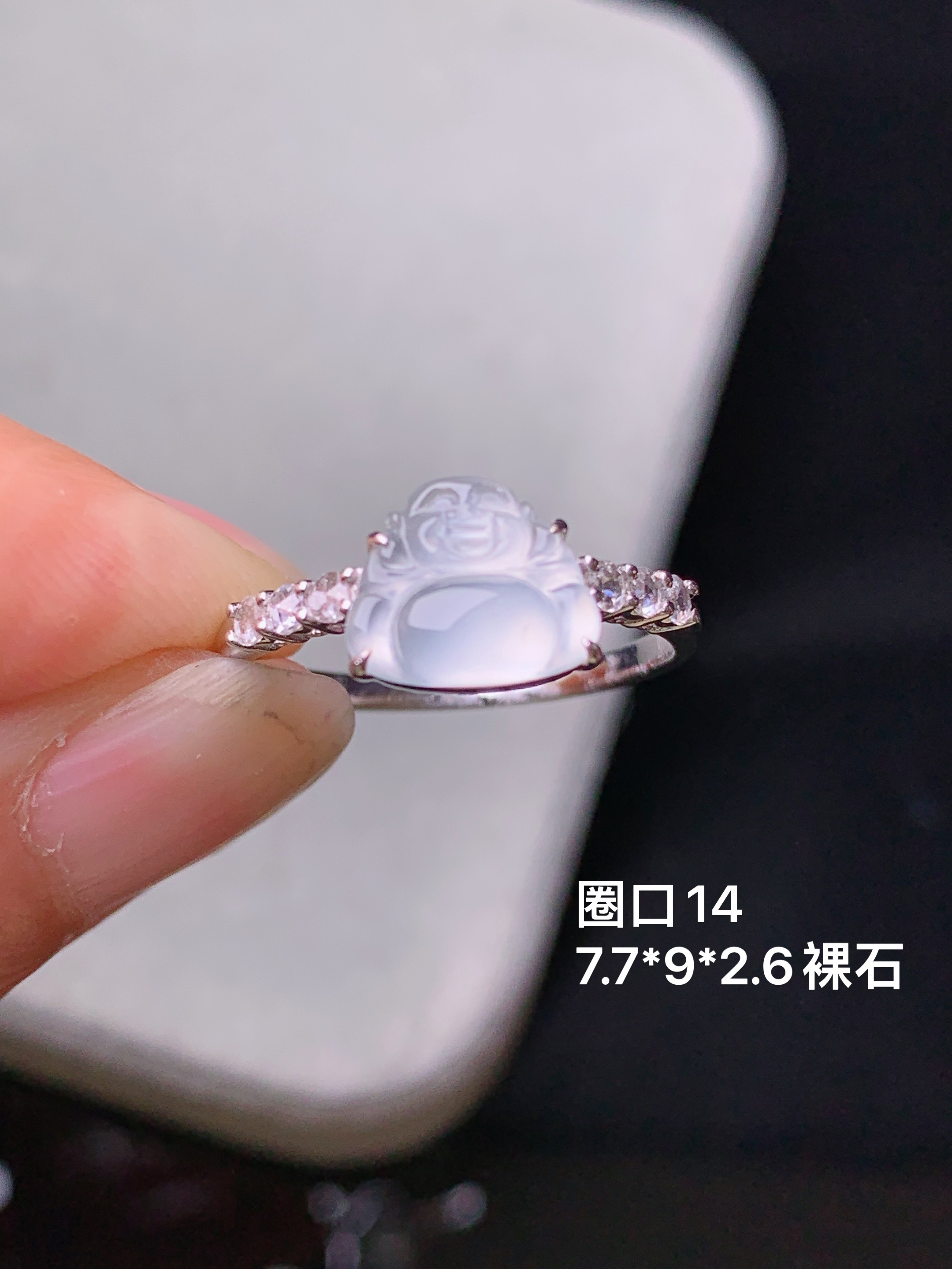 18k金钻镶嵌冰种佛公戒指 玉质细腻 色泽艳丽清新 水润亮眼 圈口14 整体尺寸7.7*9*2.6z2