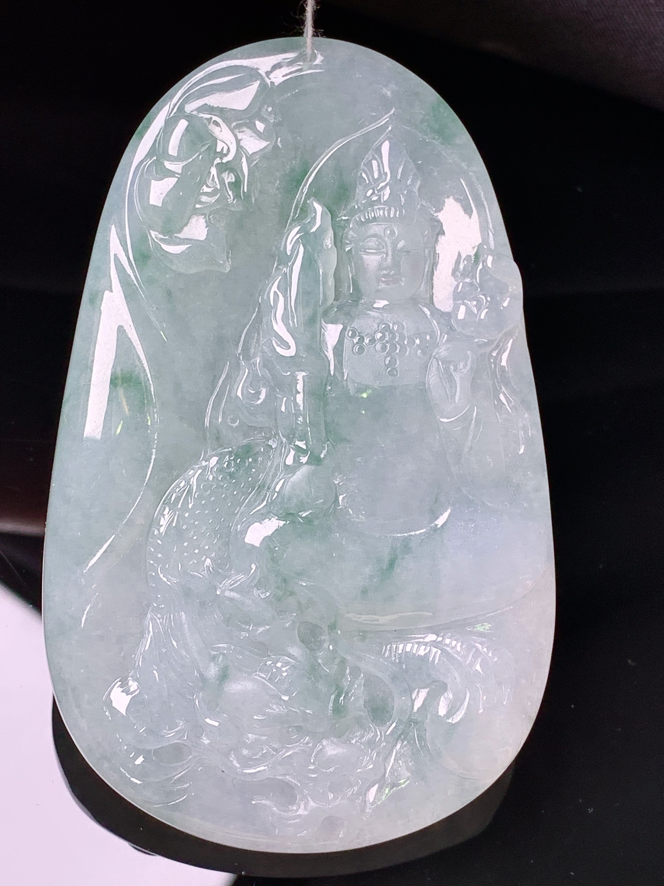 飘绿文殊观音菩萨吊坠 玉质细腻 色泽艳丽清新 水润亮眼 整体尺寸70*44*6d1