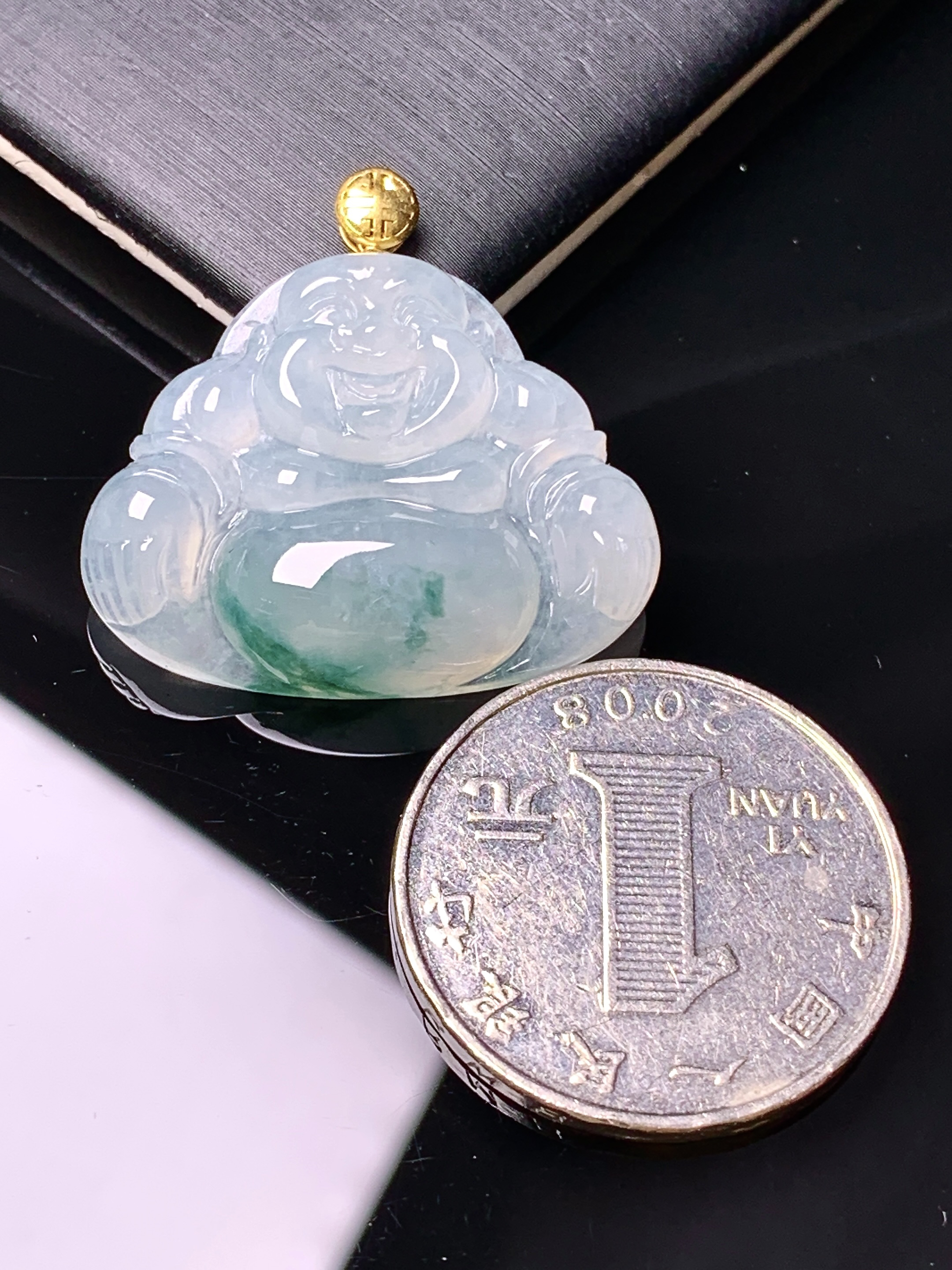 18k金镶嵌飘绿佛公吊坠 玉质细腻 色泽艳丽清新 水润亮眼 整体尺寸27.3*29*6.5m1