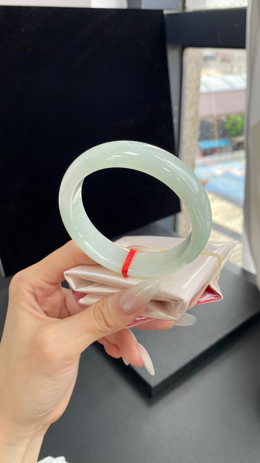 【晴底宽版正圈手镯】
尺寸：57.8-15.6-8.4
自然光无滤镜，原图直出