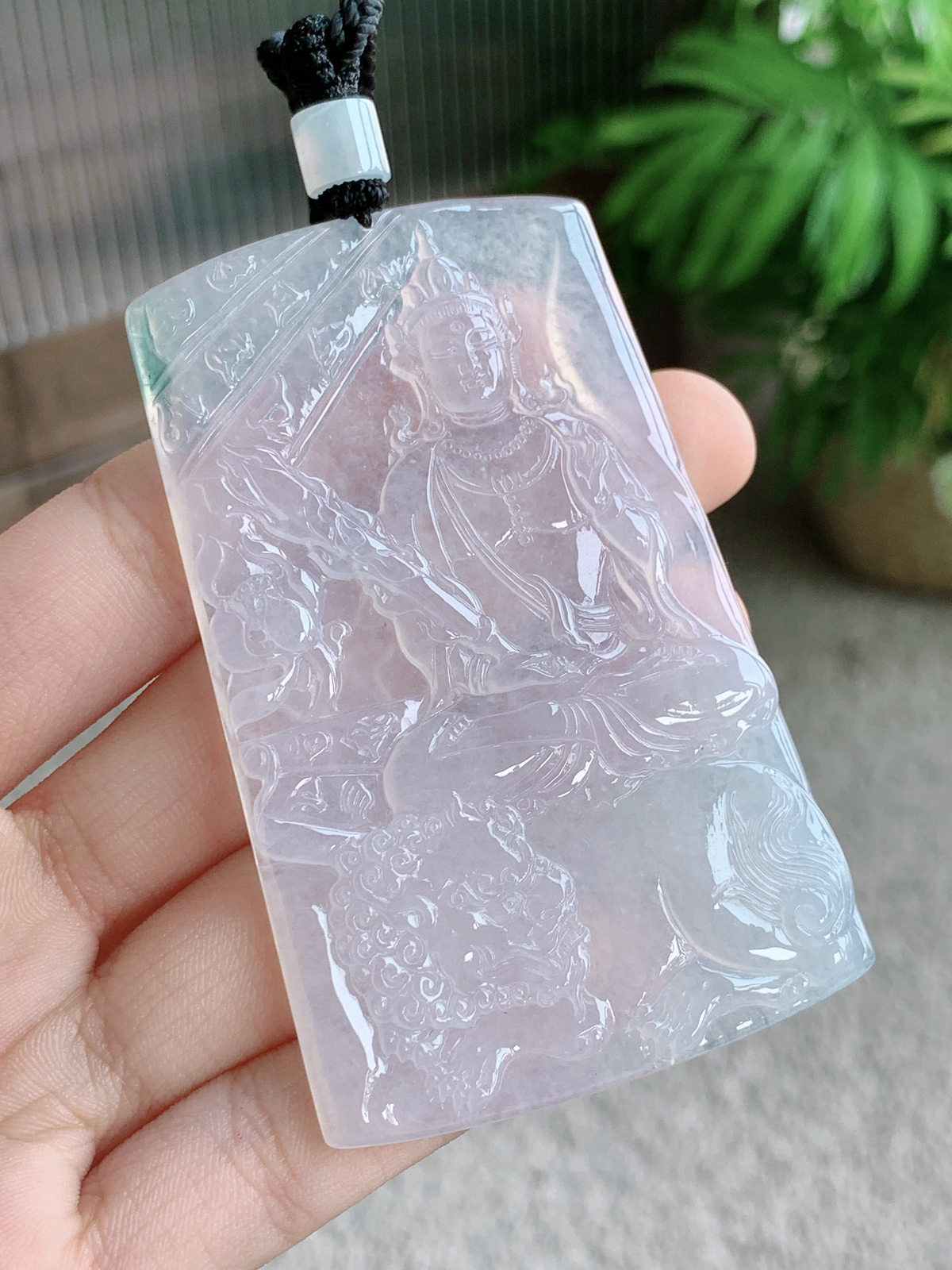 【裸石】冰文殊菩萨牌吊坠
【说明】缅料 性价比高  
【尺寸】73.7-46-5.4