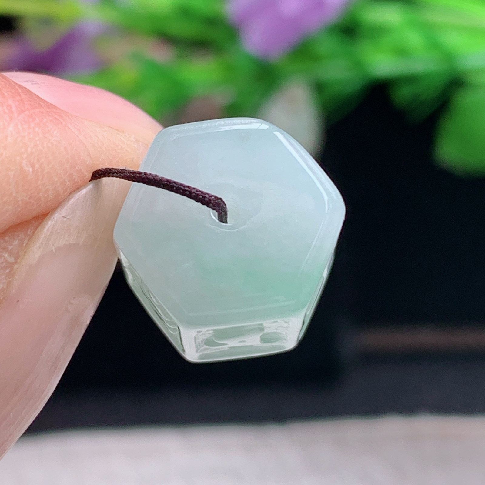 py实拍15*11.6缅甸翡翠冰润浅绿六字真言路路通玉吊坠 玉挂件