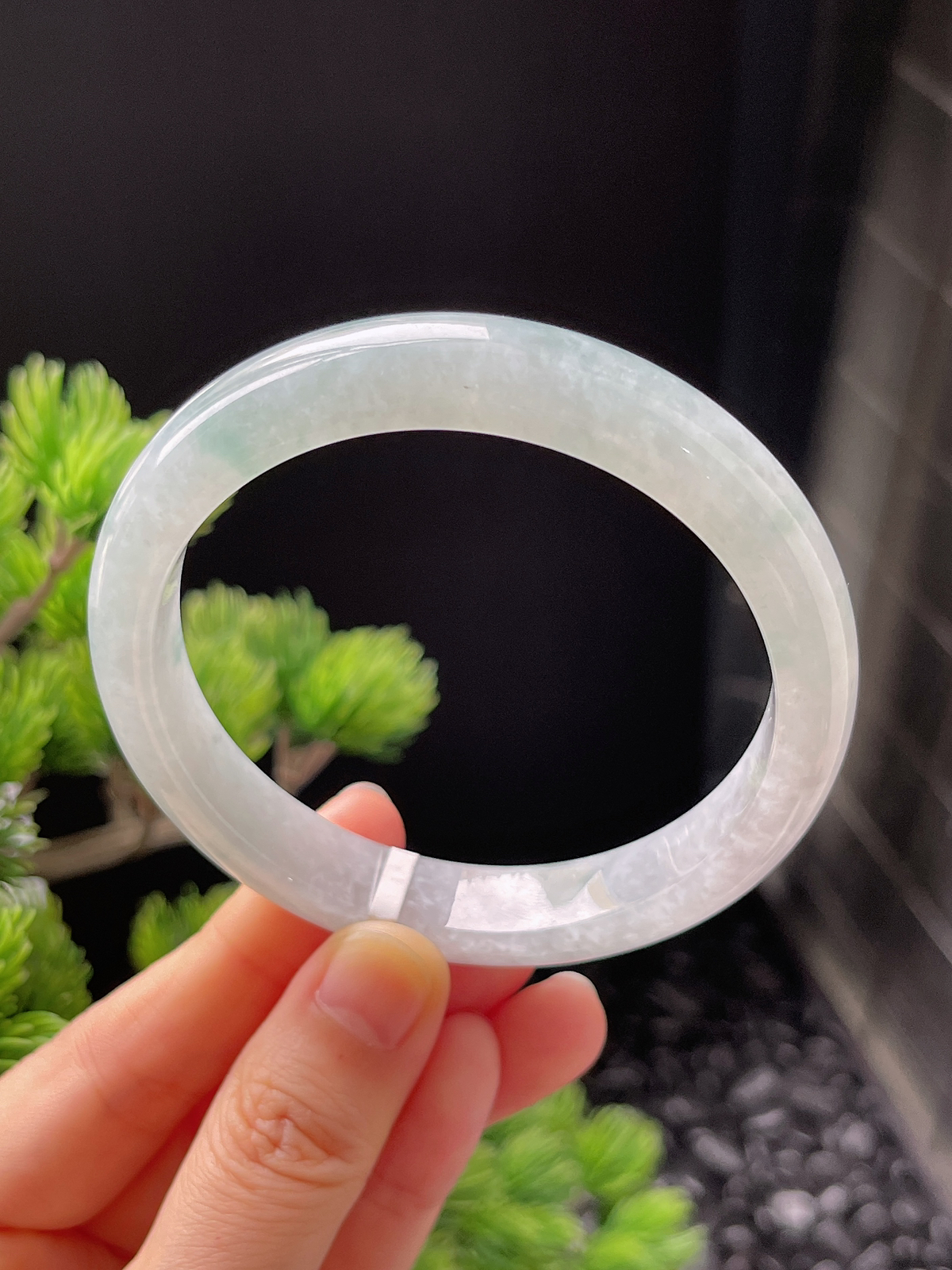 正圈59圈口，翡翠糯化种飘绿手镯