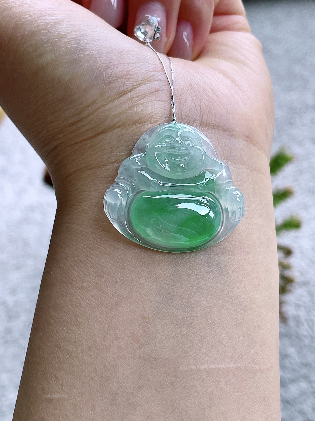 【裸石】冰飘绿花佛公大佛公吊坠
【说明】缅料 性价比高 飘花
【尺寸】33-35.5-5.9