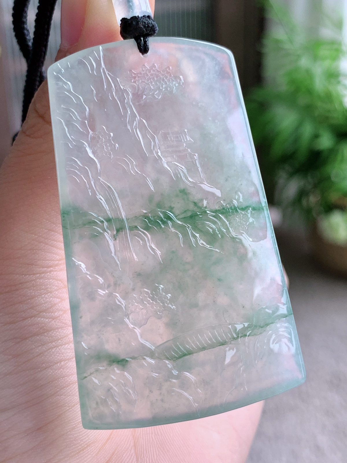 【裸石】冰飘花山水牌大山水牌吊坠
【说明】缅料 性价比高  
【尺寸】62.4-37.6-5.2