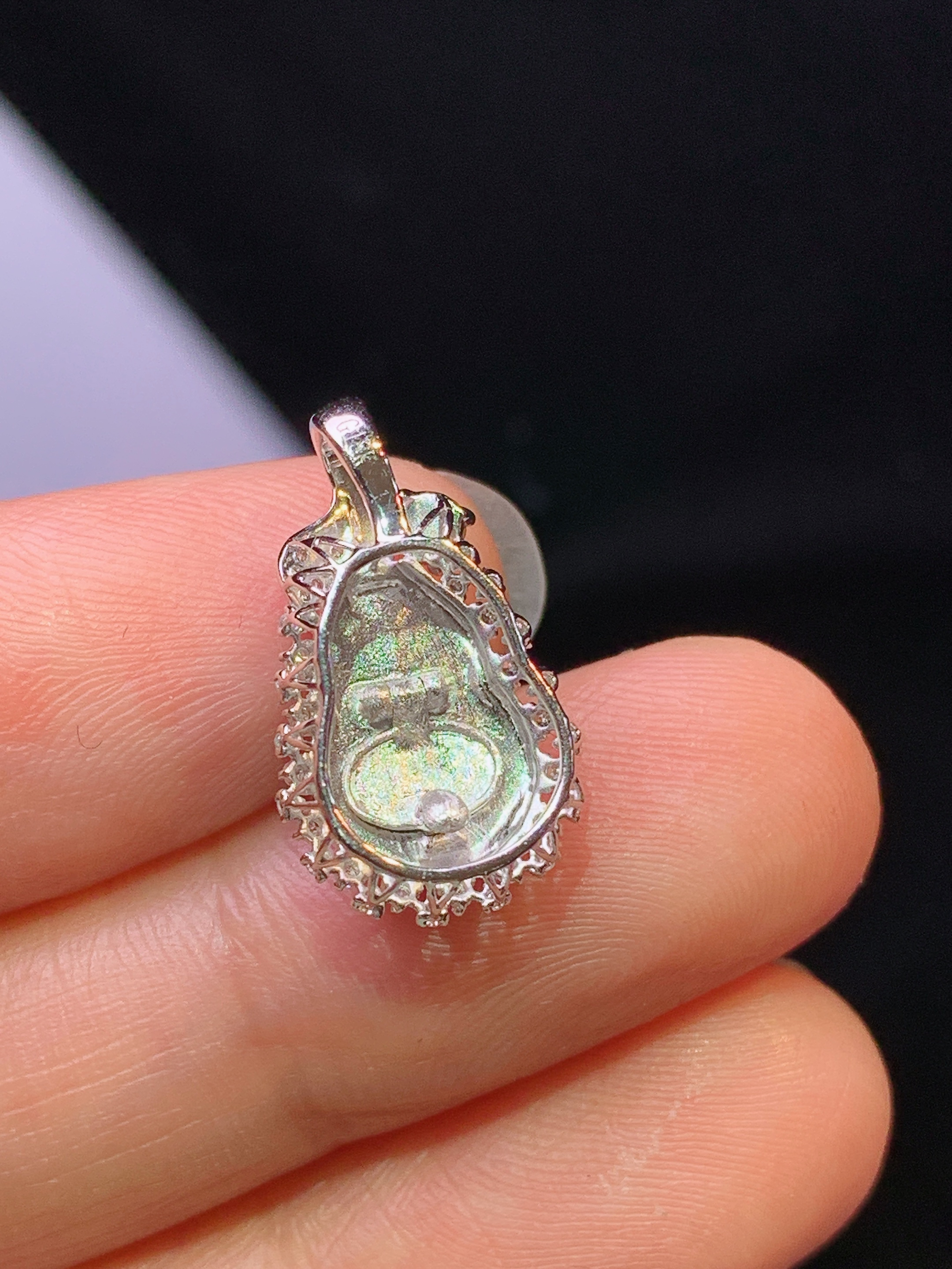 18k金钻镶嵌满绿葫芦吊坠 玉质细腻 色泽艳丽清新 水润亮眼 整体尺寸18.5*11*7y4