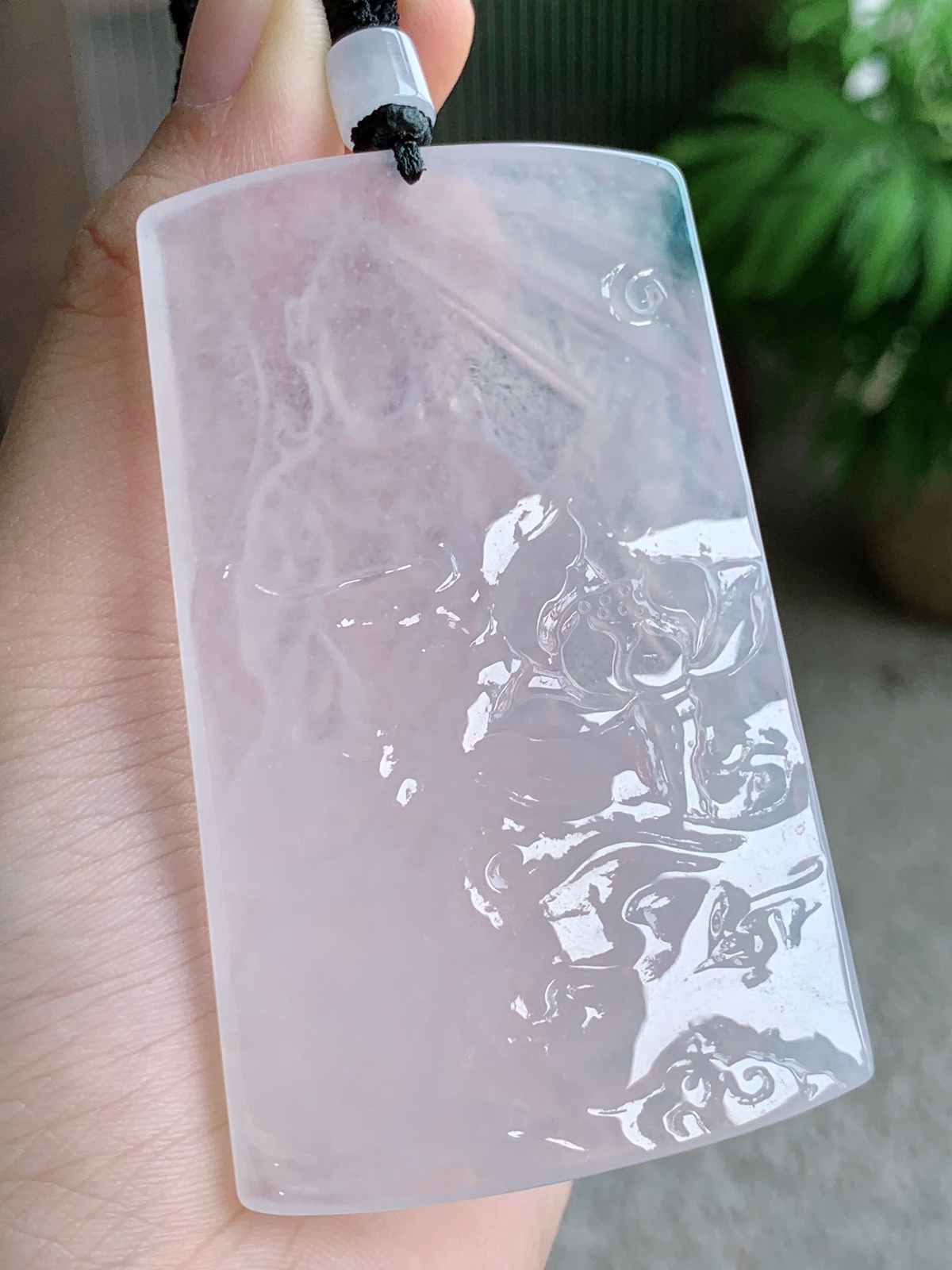 【裸石】冰文殊菩萨牌吊坠
【说明】缅料 性价比高  
【尺寸】73.7-46-5.4