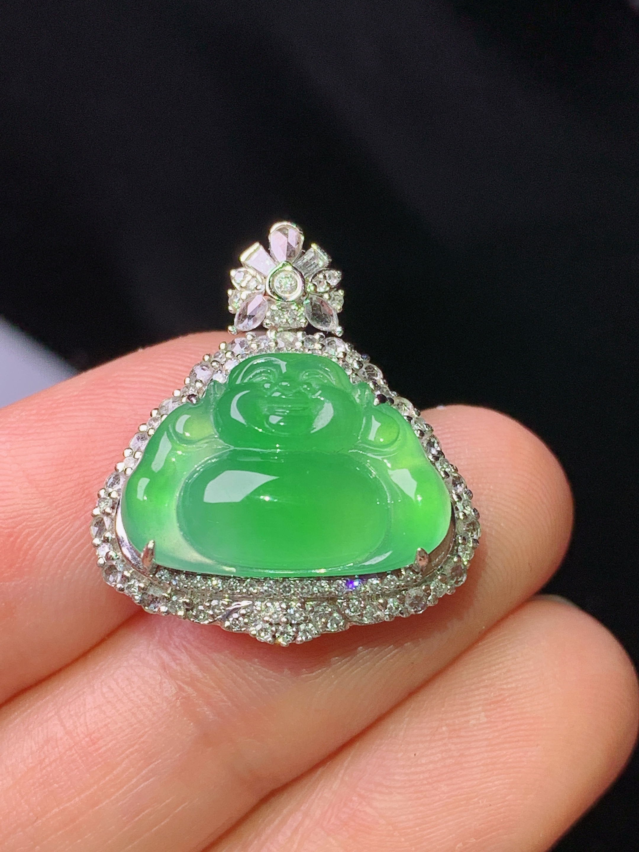 18k金钻镶嵌满绿佛公吊坠 玉质细腻 色泽艳丽清新 水润亮眼 整体尺寸23*20.2*10.5g2