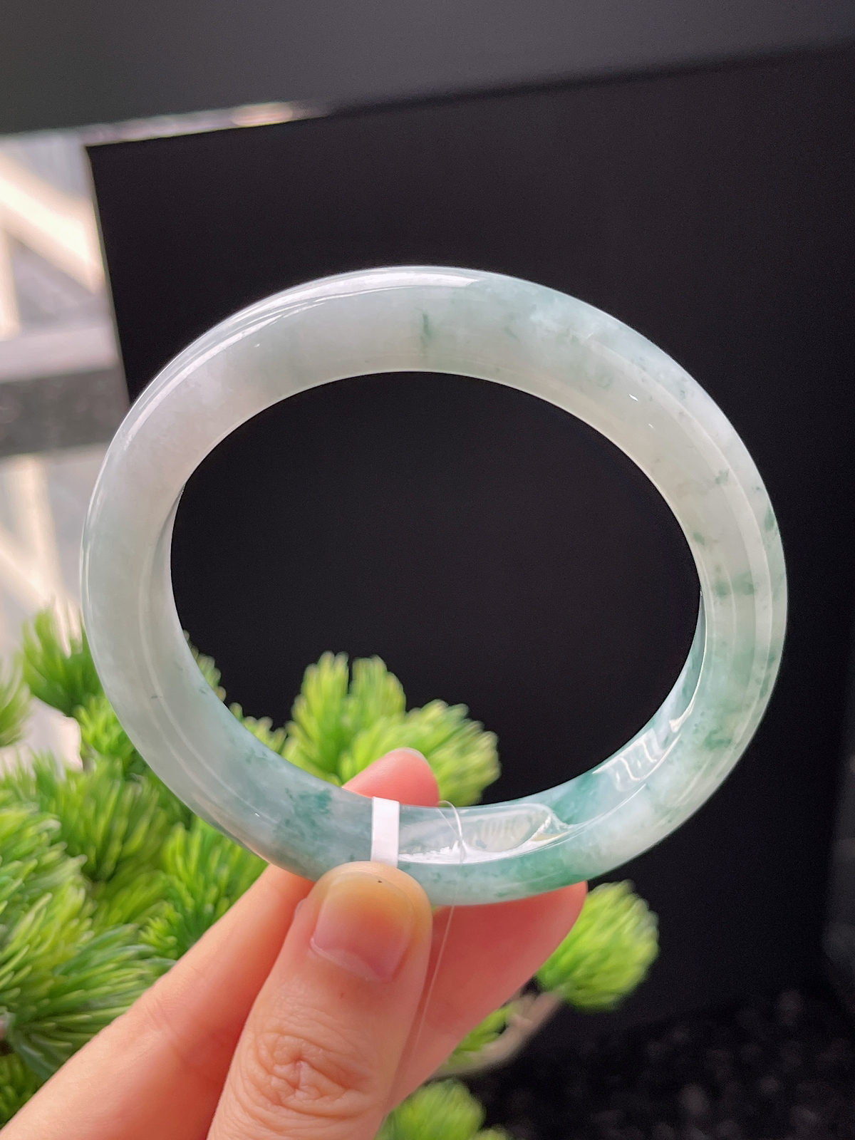 正圈58圈口，翡翠冰糯种飘绿手镯