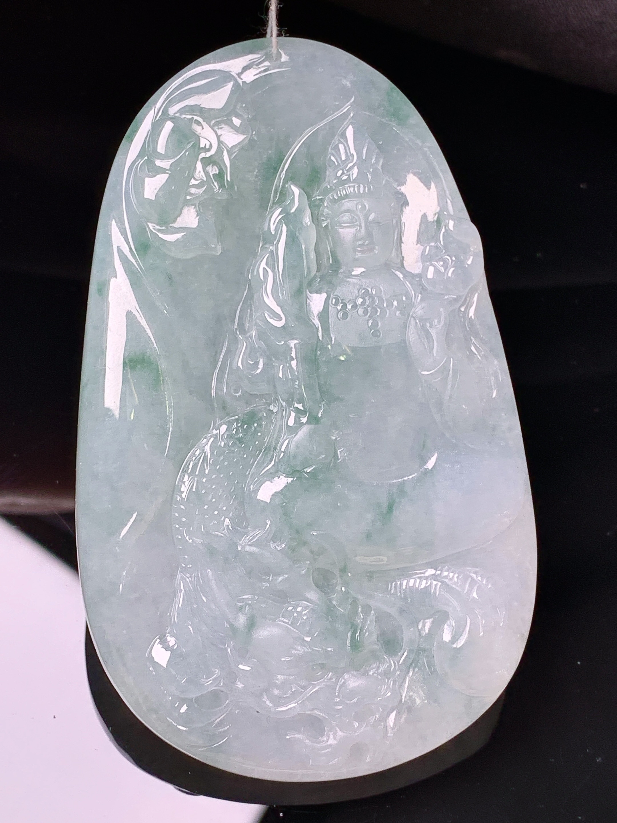 飘绿文殊观音菩萨吊坠 玉质细腻 色泽艳丽清新 水润亮眼 整体尺寸70*44*6d1