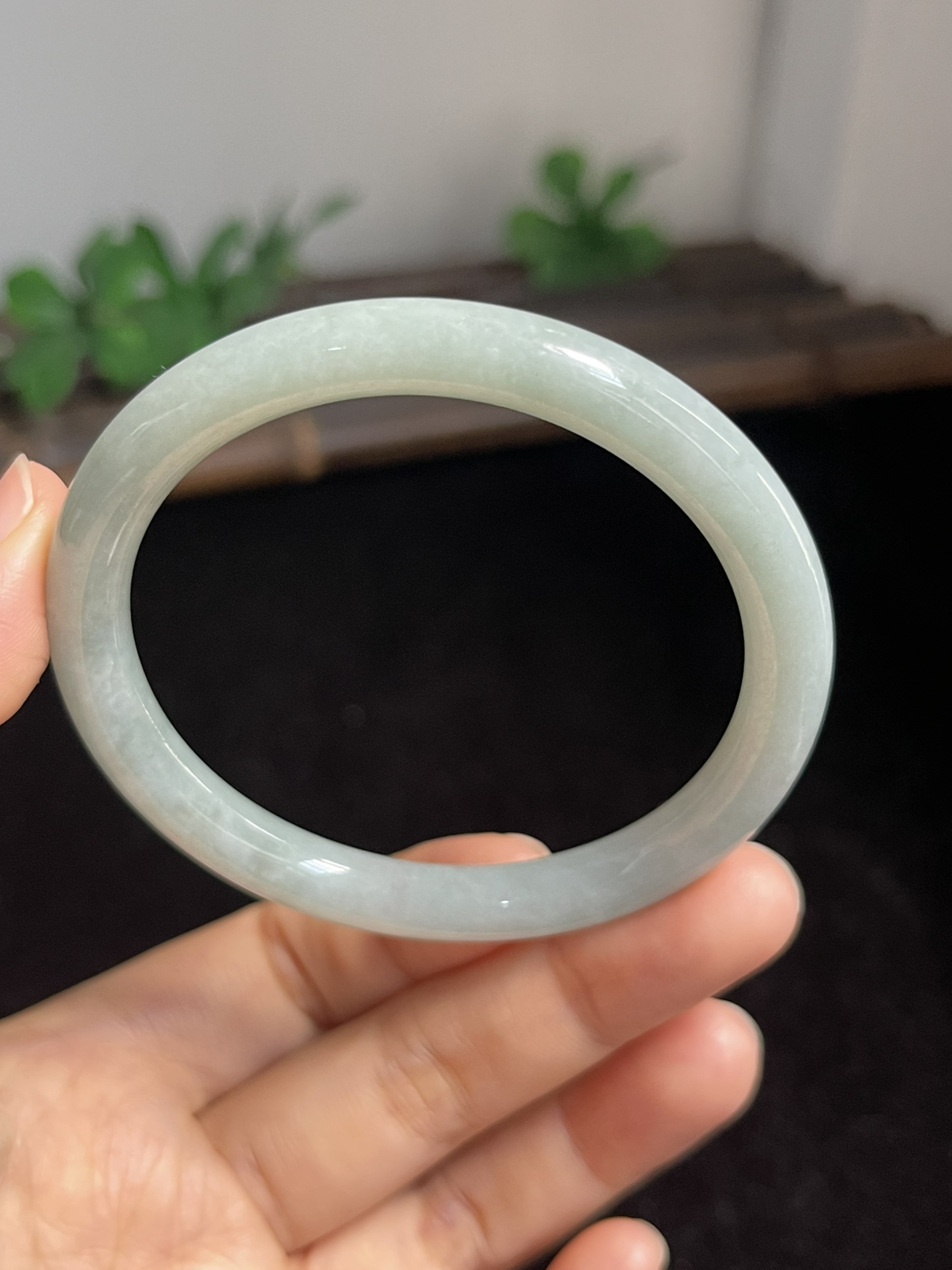 圆镯52.9圈口，翡翠手镯