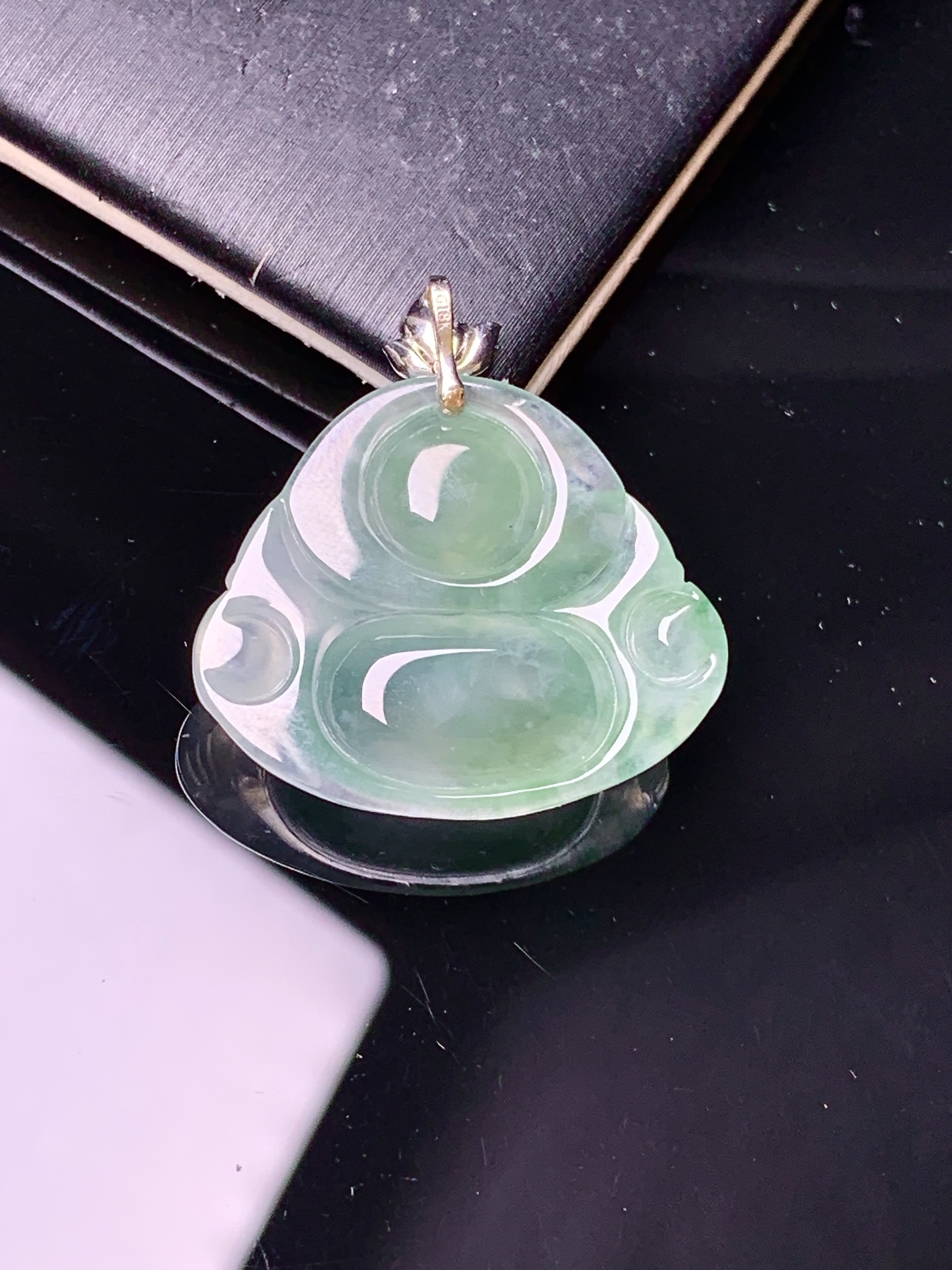 18k金镶嵌冰种佛公吊坠 玉质细腻 色泽艳丽清新 水润亮眼 整体尺寸26.5*24.7*5.8d1