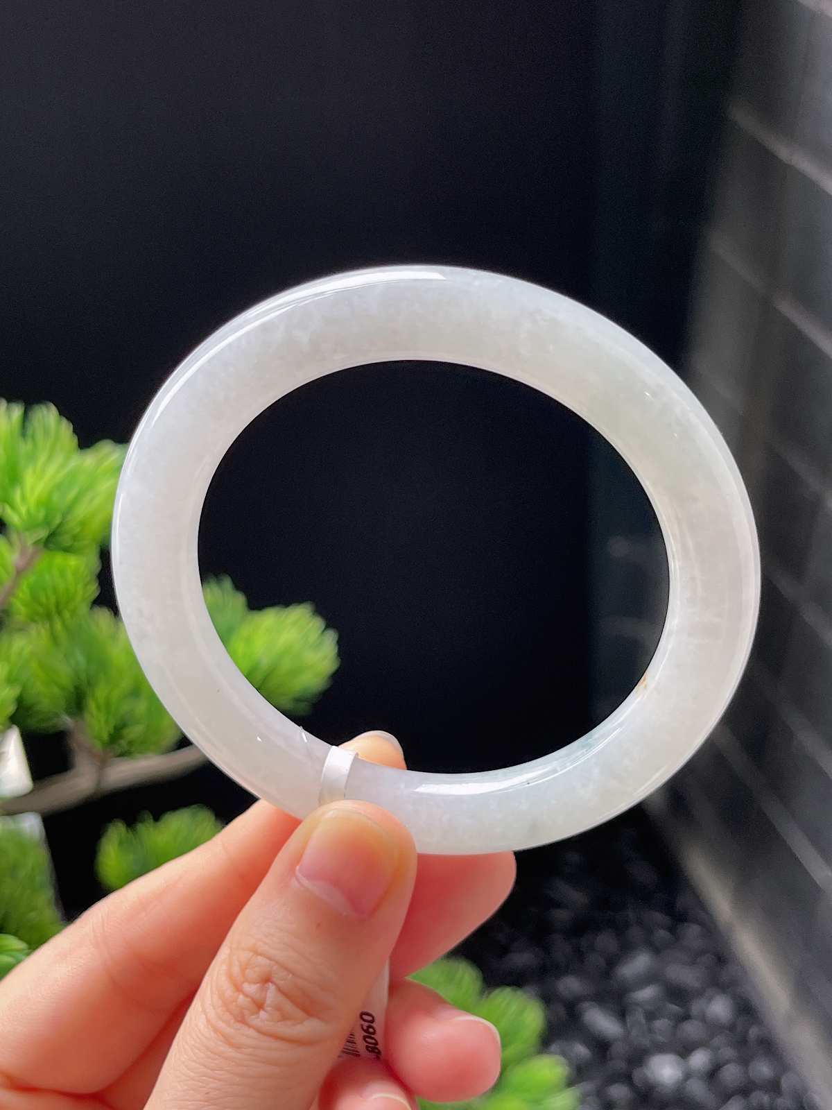 圆镯52.7圈口，翡翠糯化种白色手镯