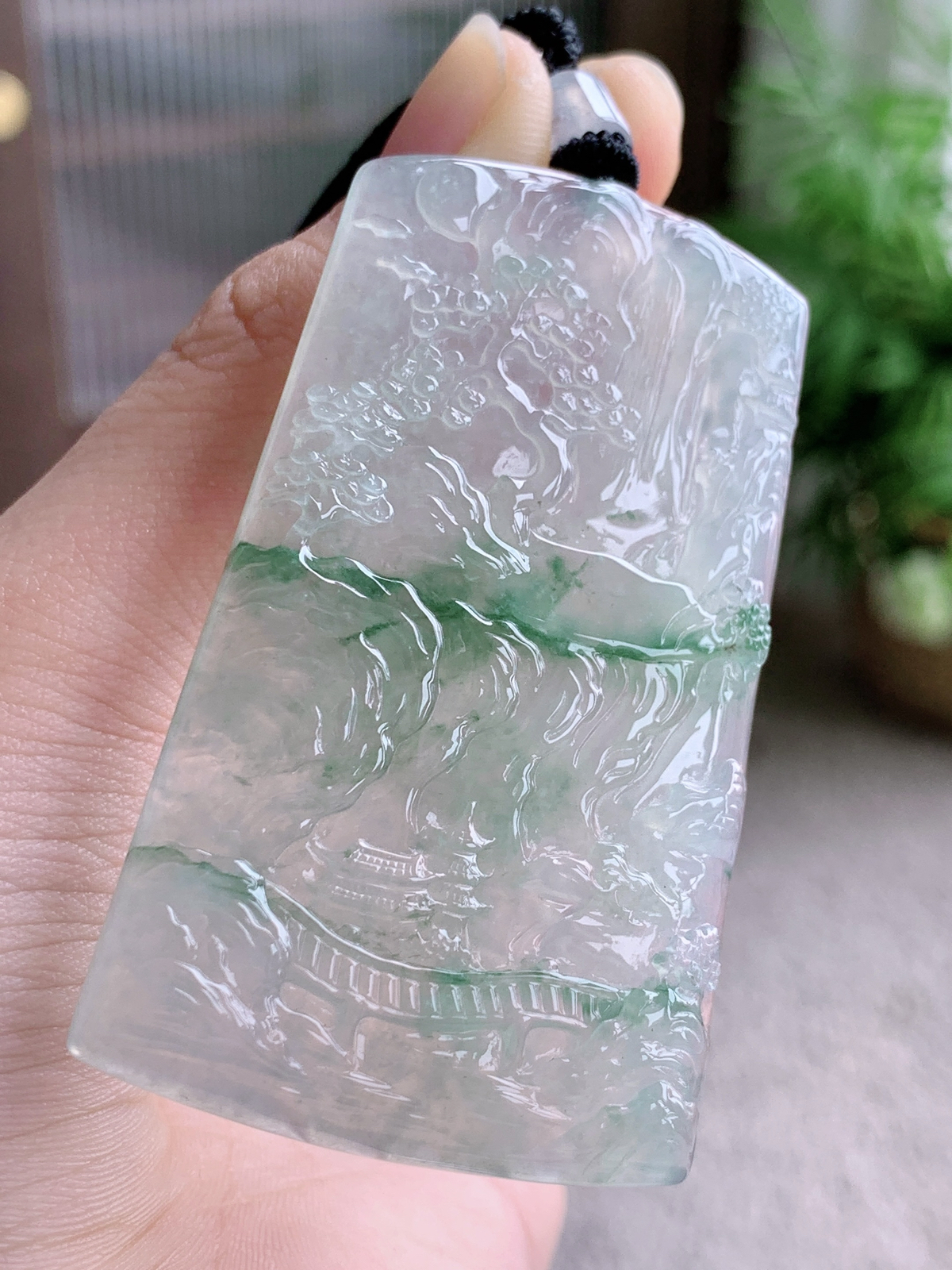 【裸石】冰飘花山水牌大山水牌吊坠
【说明】缅料 性价比高  
【尺寸】62.4-37.6-5.2