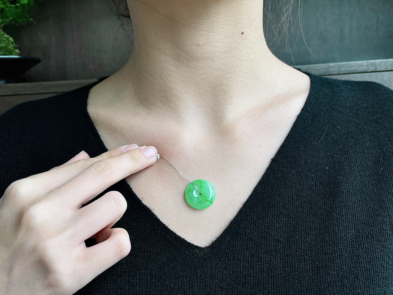 【裸石】冰阳绿平安扣吊坠
【说明】缅料 性价比高  
【尺寸】20-5