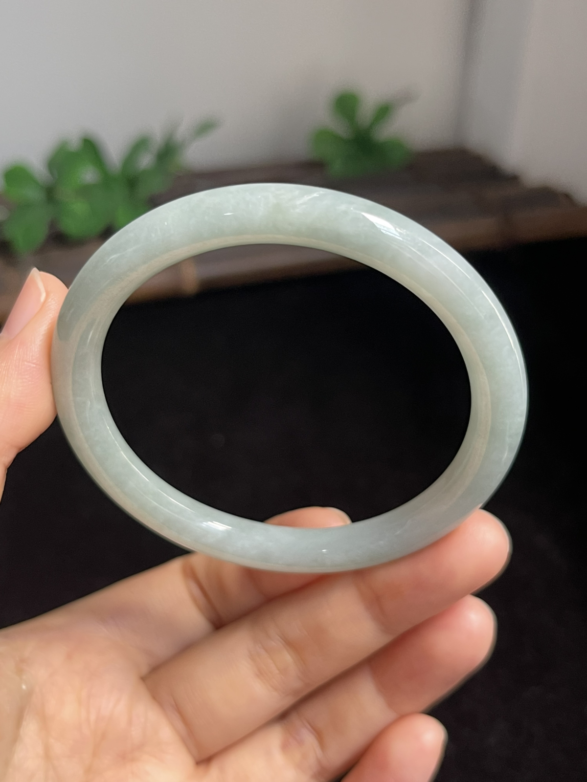 圆镯52.9圈口，翡翠手镯