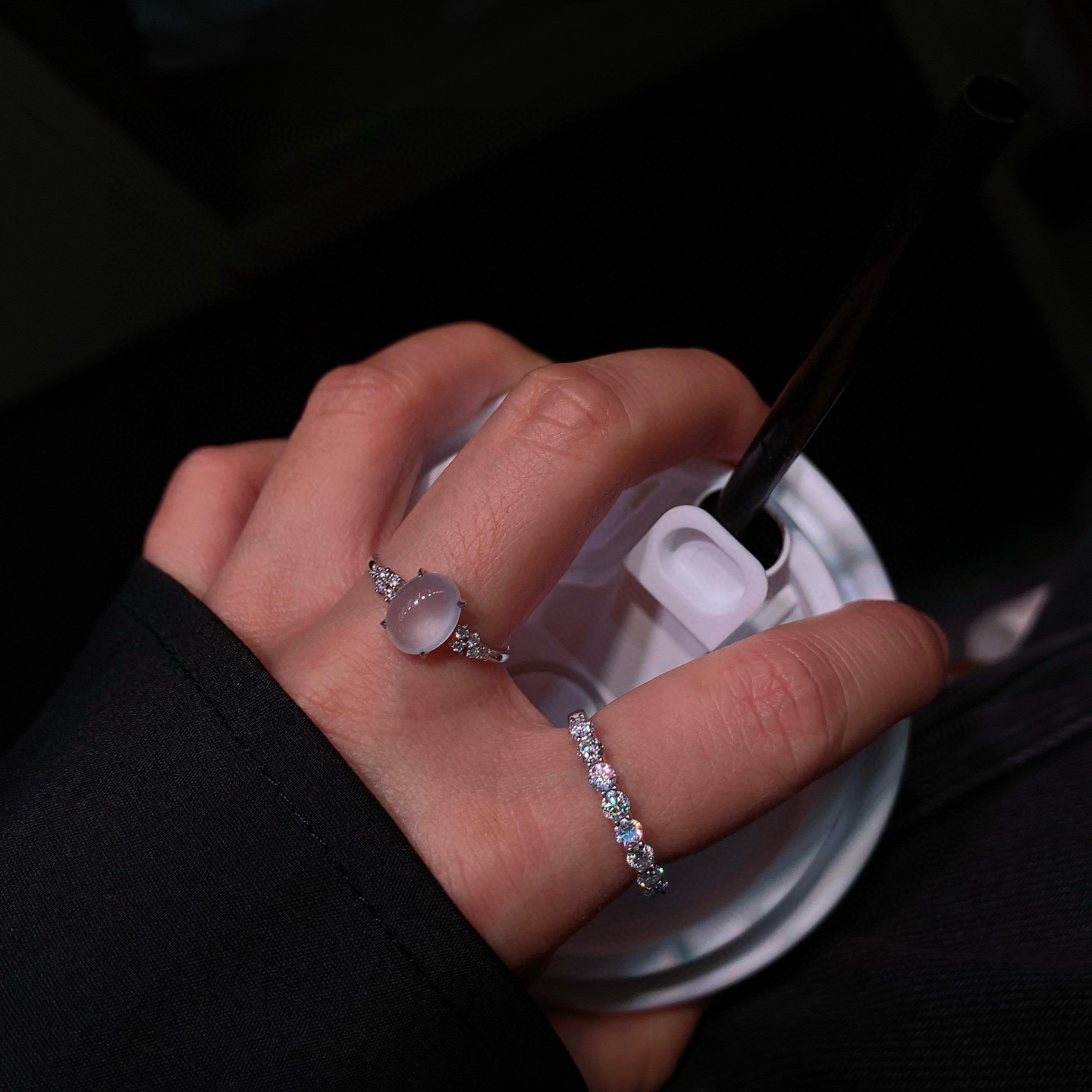 高冰蛋面戒指 
种质细腻，种水超赞
18k金镶嵌，低调又精致
尺寸如图一  实物更美～