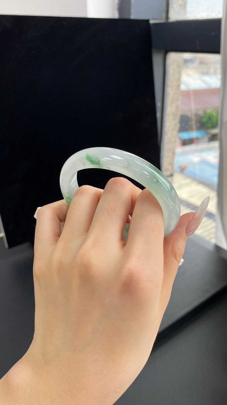 【冰飘花贵妃手镯】
尺寸：55.3-4.8-12-7.3
自然光无滤镜，原图直出