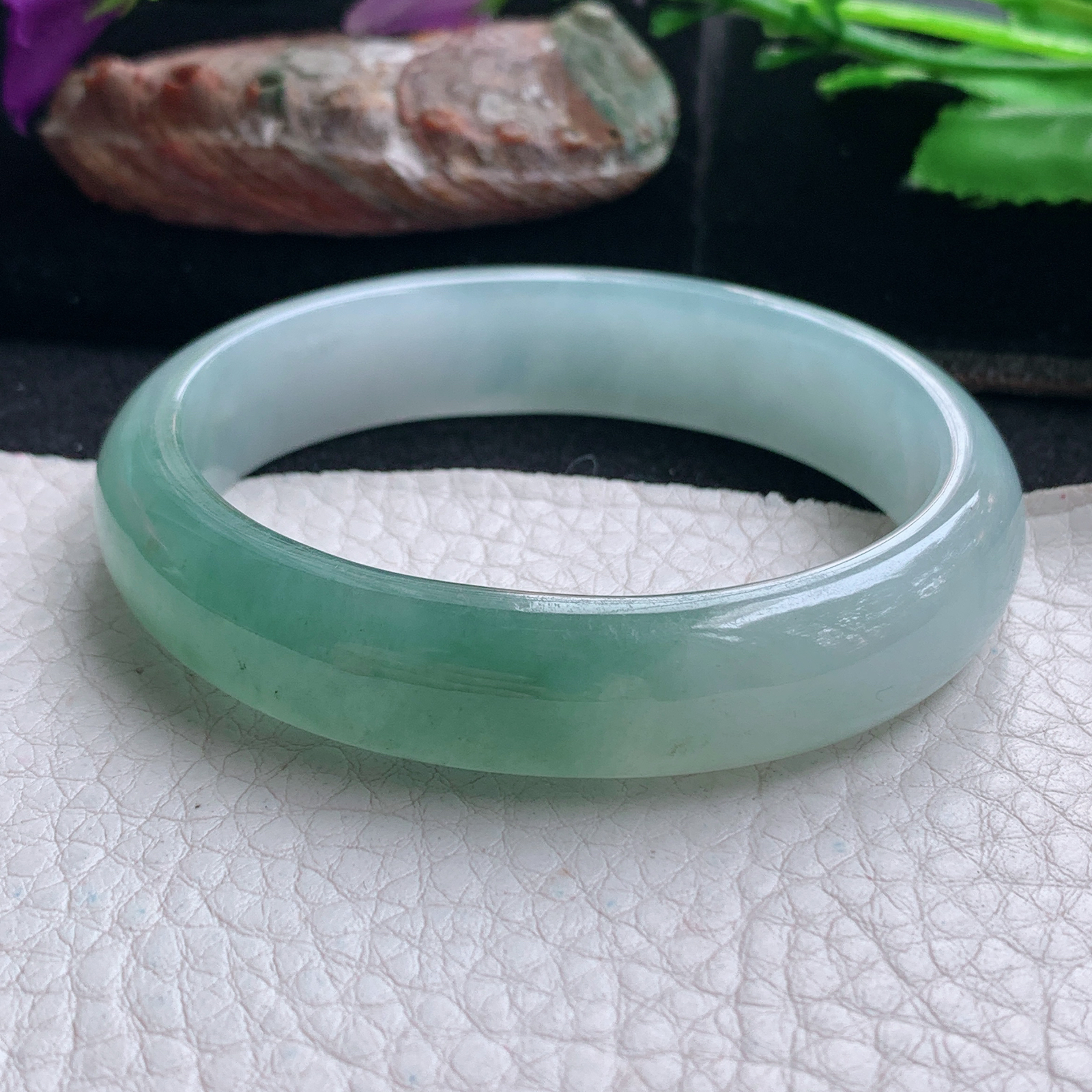 yh小圈口53*45*12.3*6.4招财贵妃镯 天然缅甸翡翠手镯冰胶蛋形玉镯子