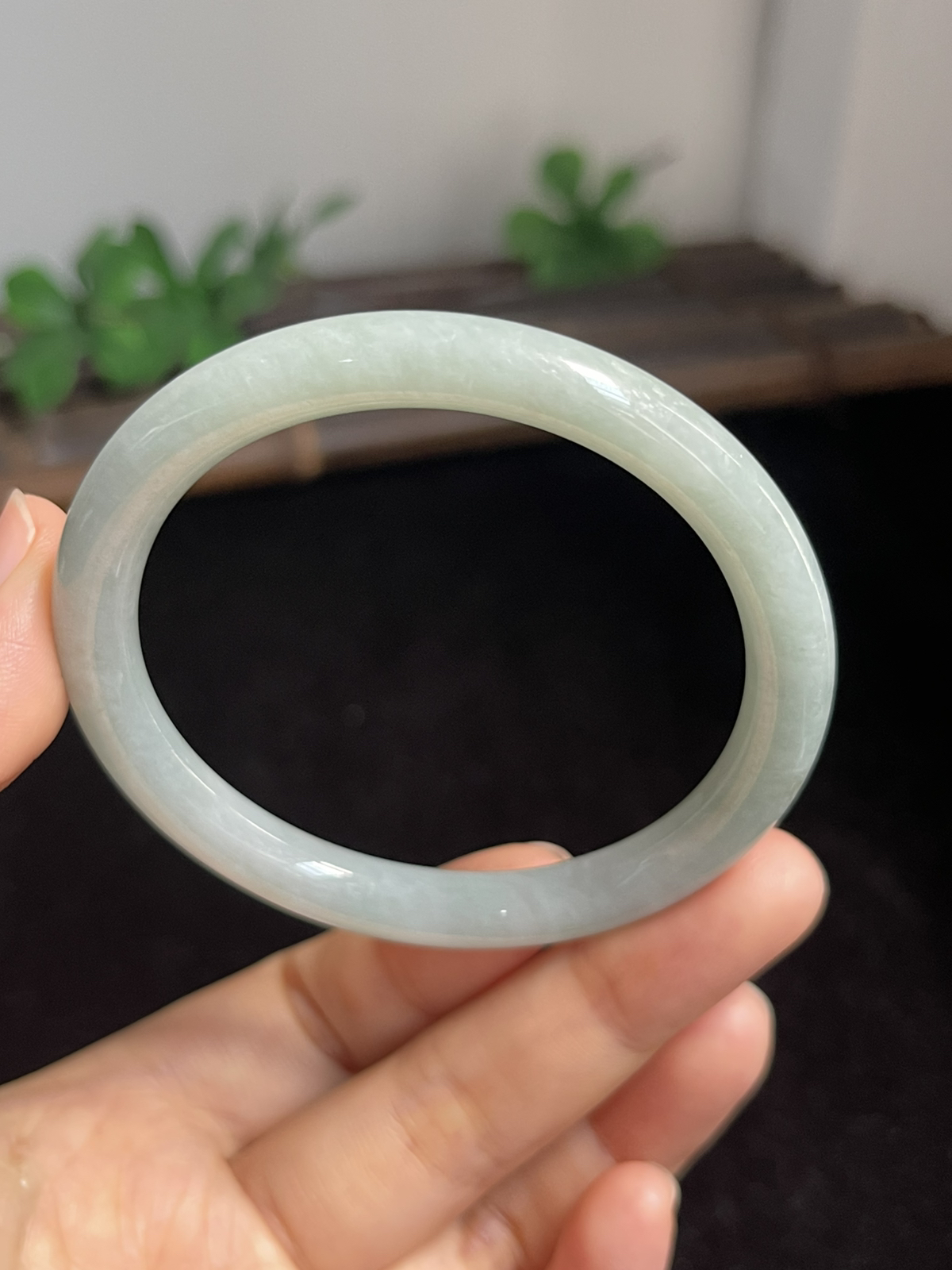 圆镯52.9圈口，翡翠手镯