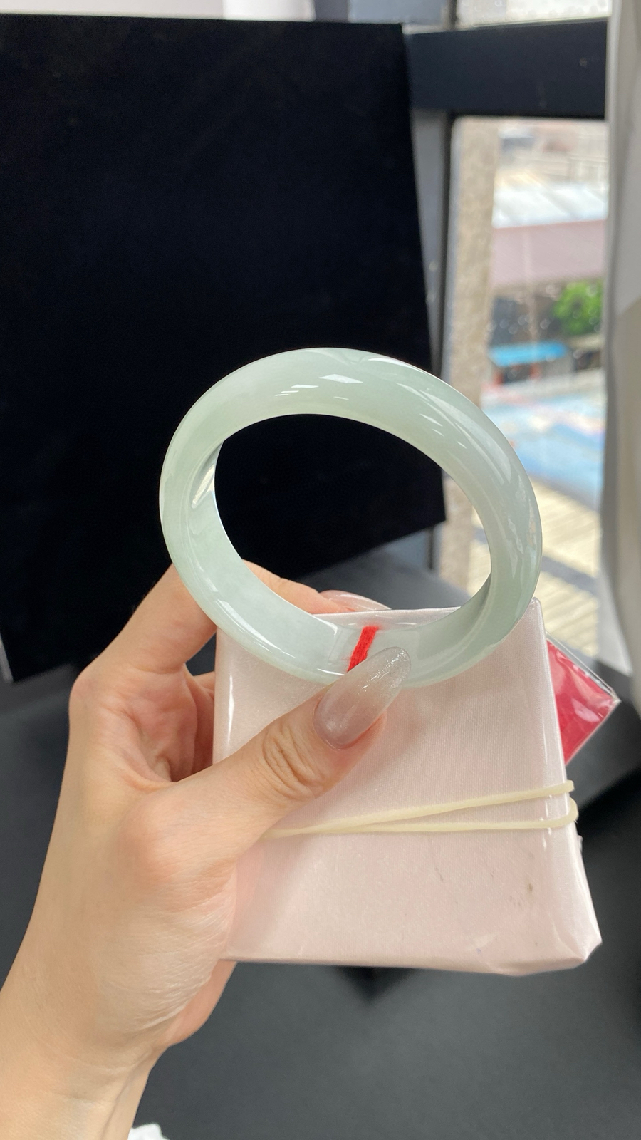 【晴底宽版正圈手镯】
尺寸：57.8-15.6-8.4
自然光无滤镜，原图直出