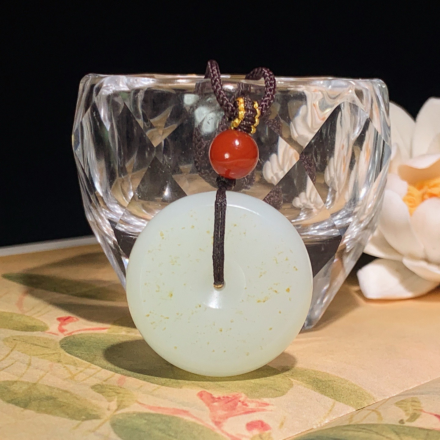 新疆和田玉籽料平安扣挂件。尺寸31/10重23克 玉质细腻油润 底色纯净 脂粉好，品质好。lt260