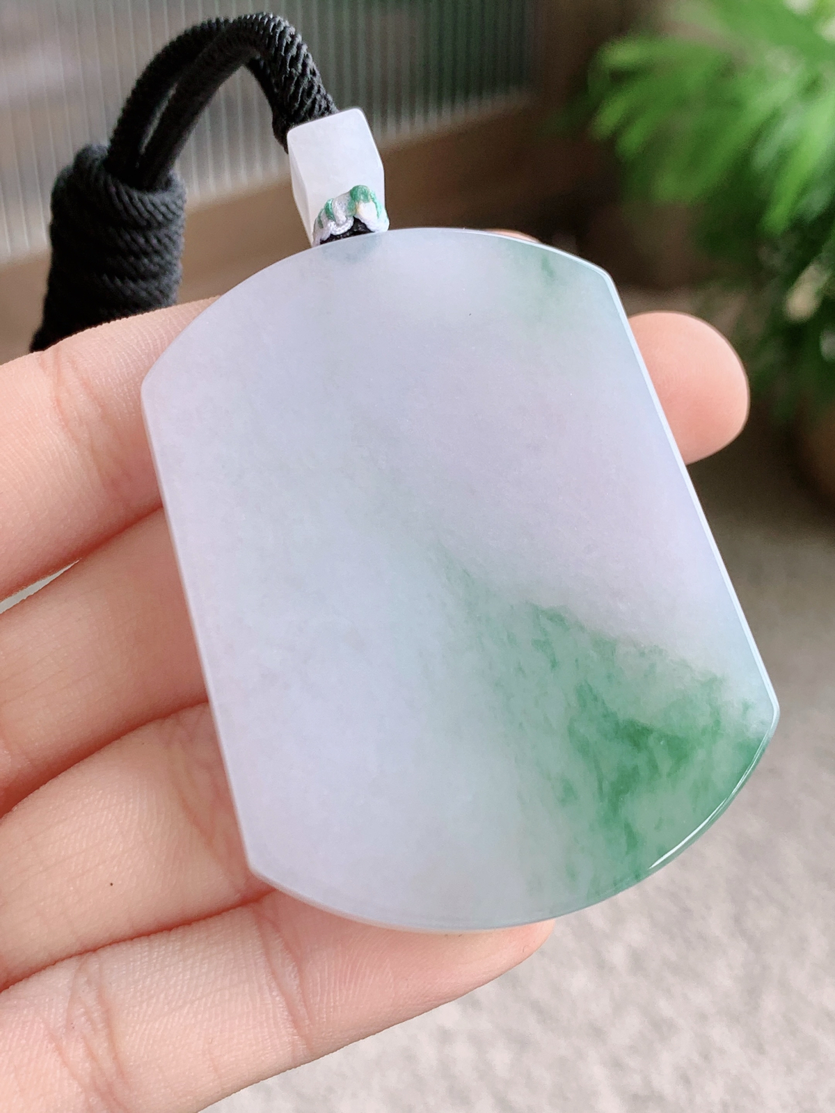 【裸石】冰飘花无事牌吊坠
【说明】缅料 性价比高  
【尺寸】54-41.3-6.2