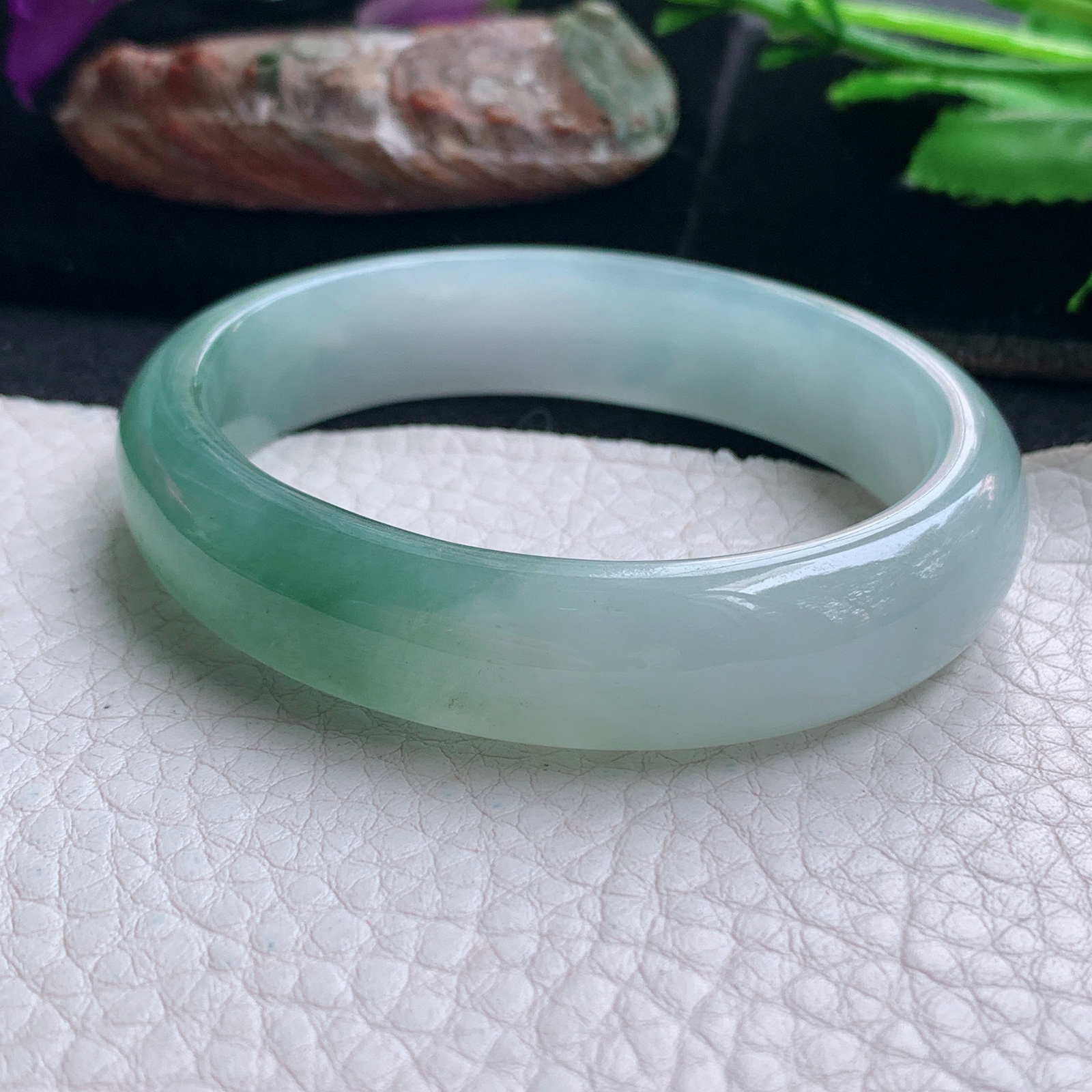 yh小圈口53*45*12.3*6.4招财贵妃镯 天然缅甸翡翠手镯冰胶蛋形玉镯子