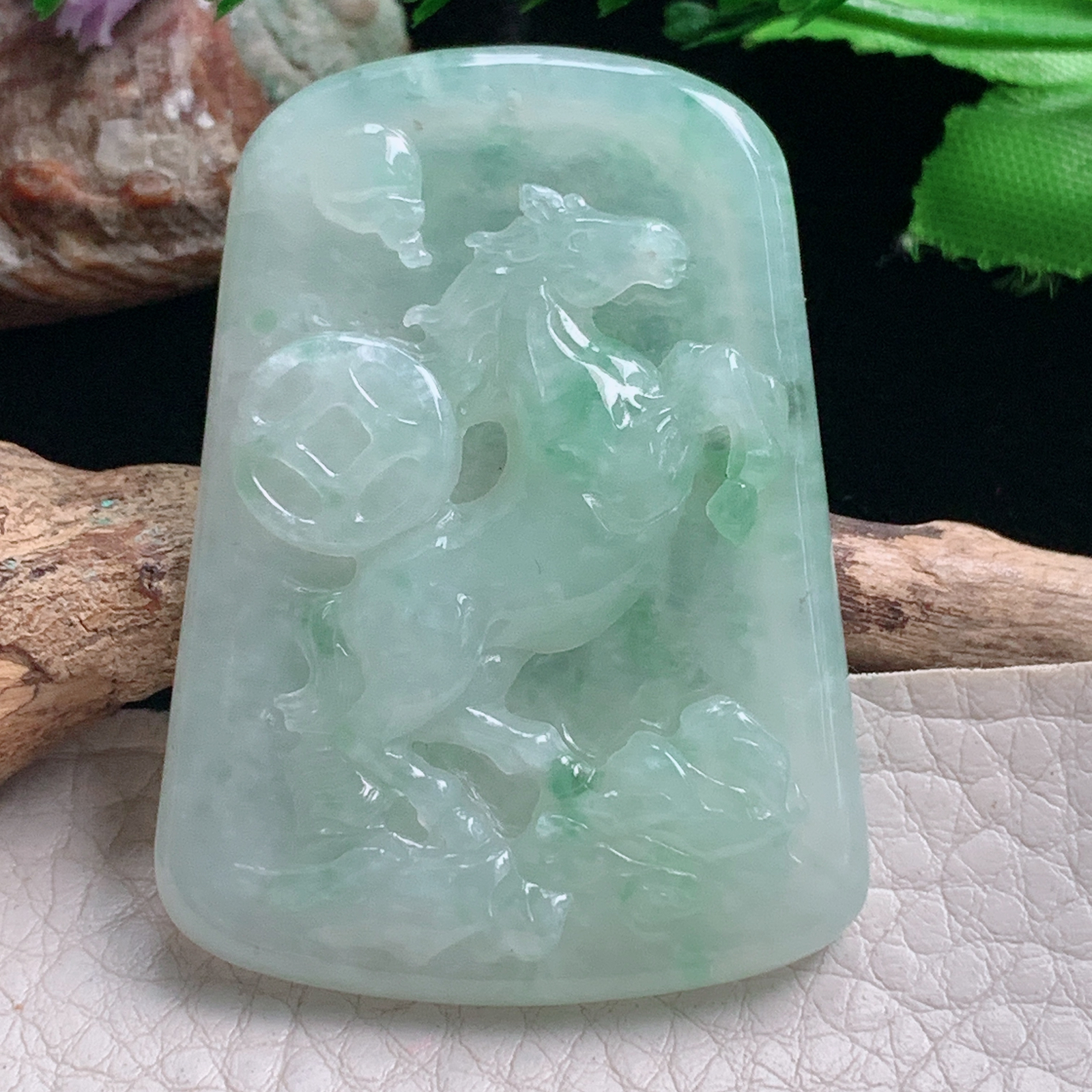 ajj实拍50*36.5*5.8缅甸翡翠水绿马上发财 生肖马玉吊坠 玉挂件