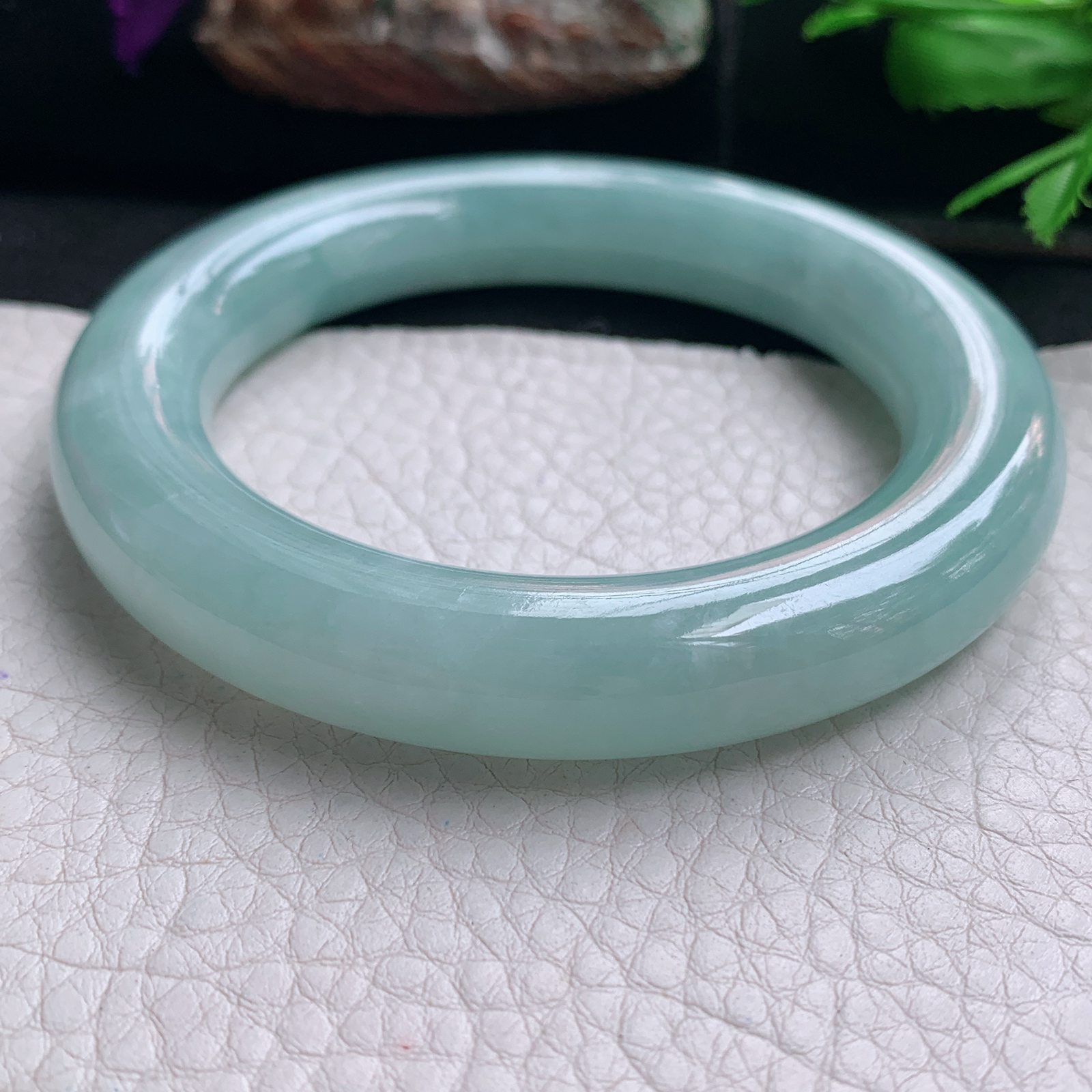 js实拍56.5*12胖圆镯 天然缅甸翡翠手镯蓝韵圆条大气玉镯子