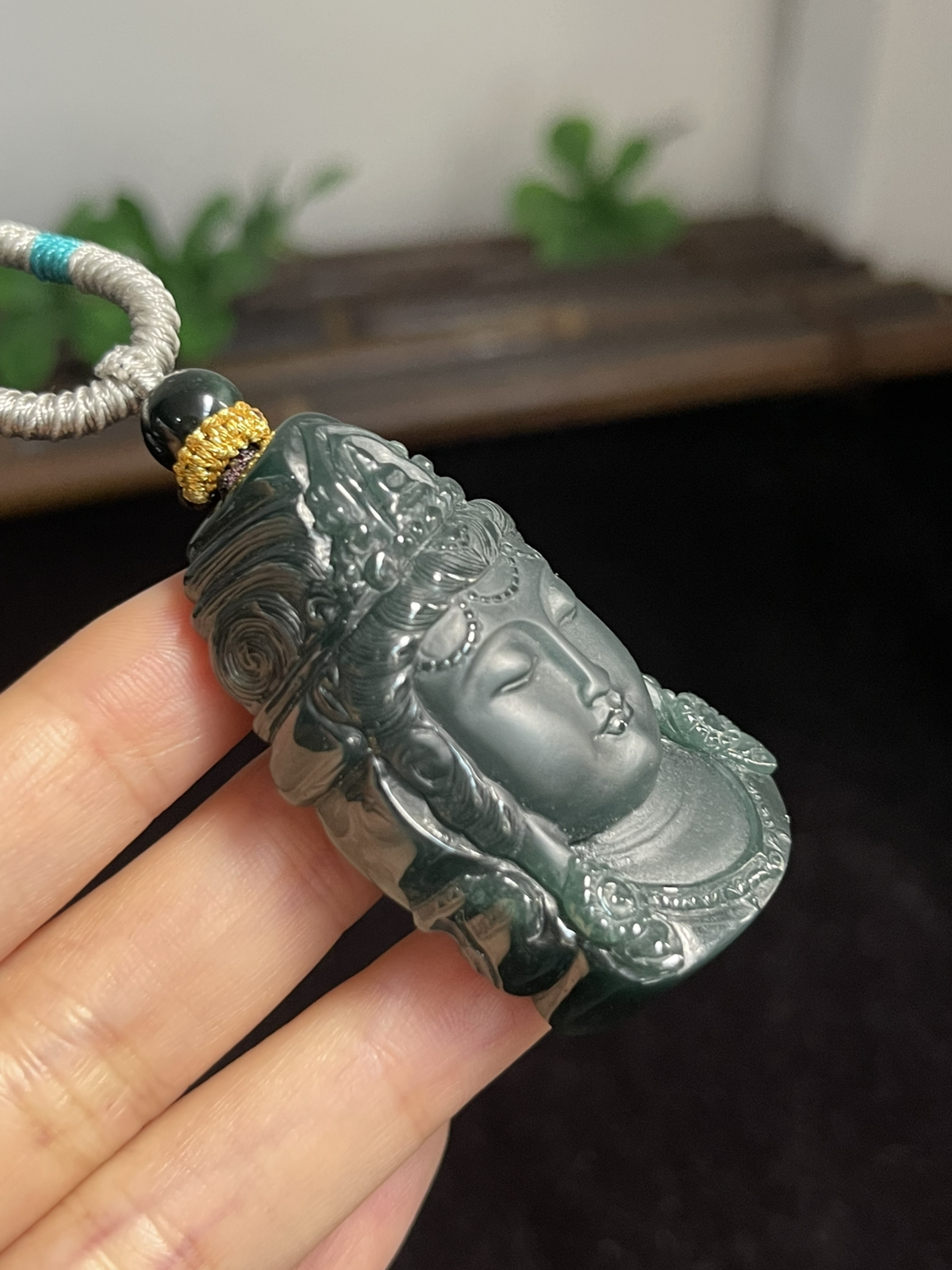 翡翠吊坠，配珠未测