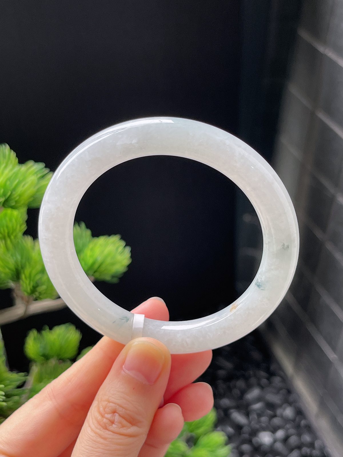 圆镯52.7圈口，翡翠糯化种白色手镯