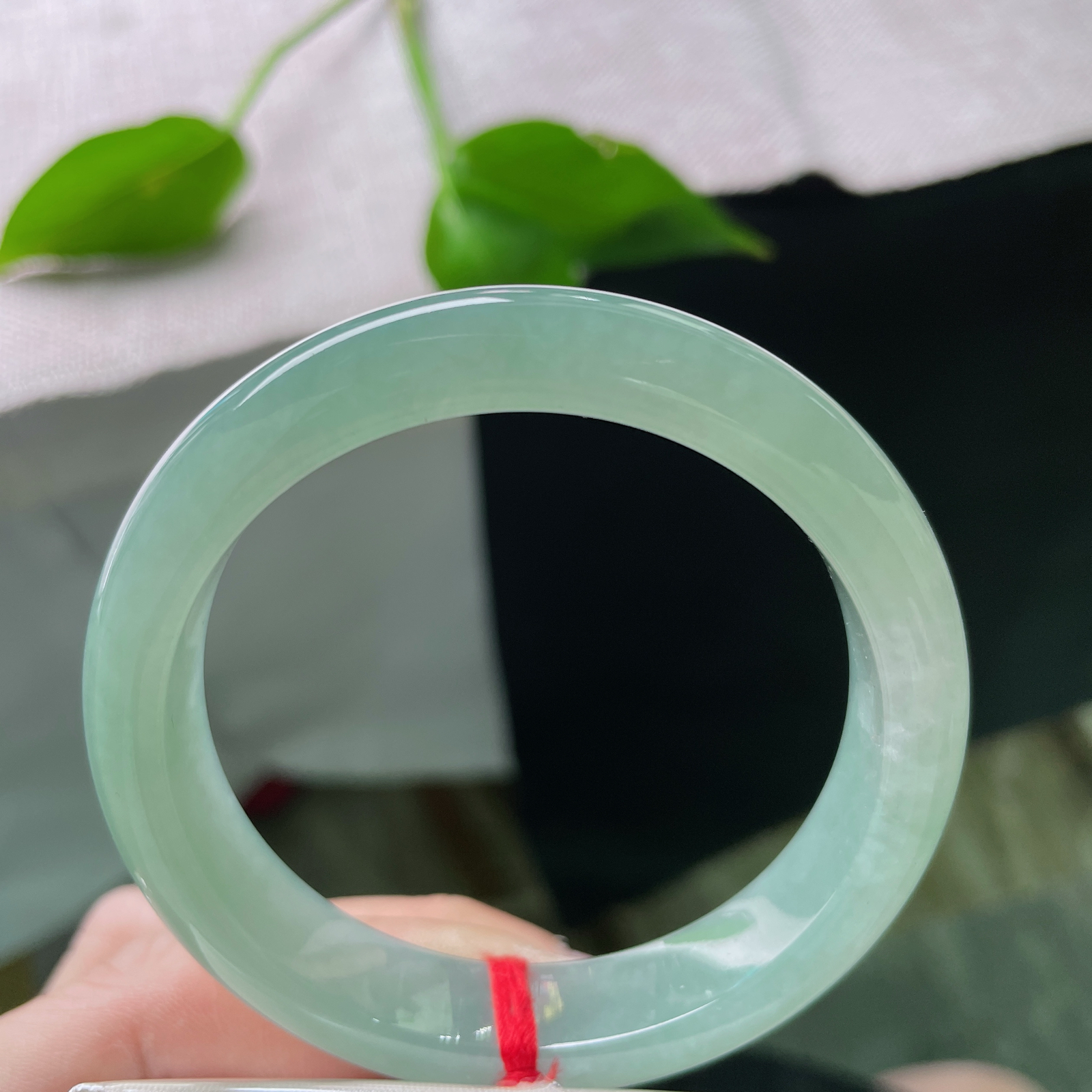 53.9/12/7.5，葡萄肉正圈，水润清甜，细腻气胶，上手超显白，无纹裂