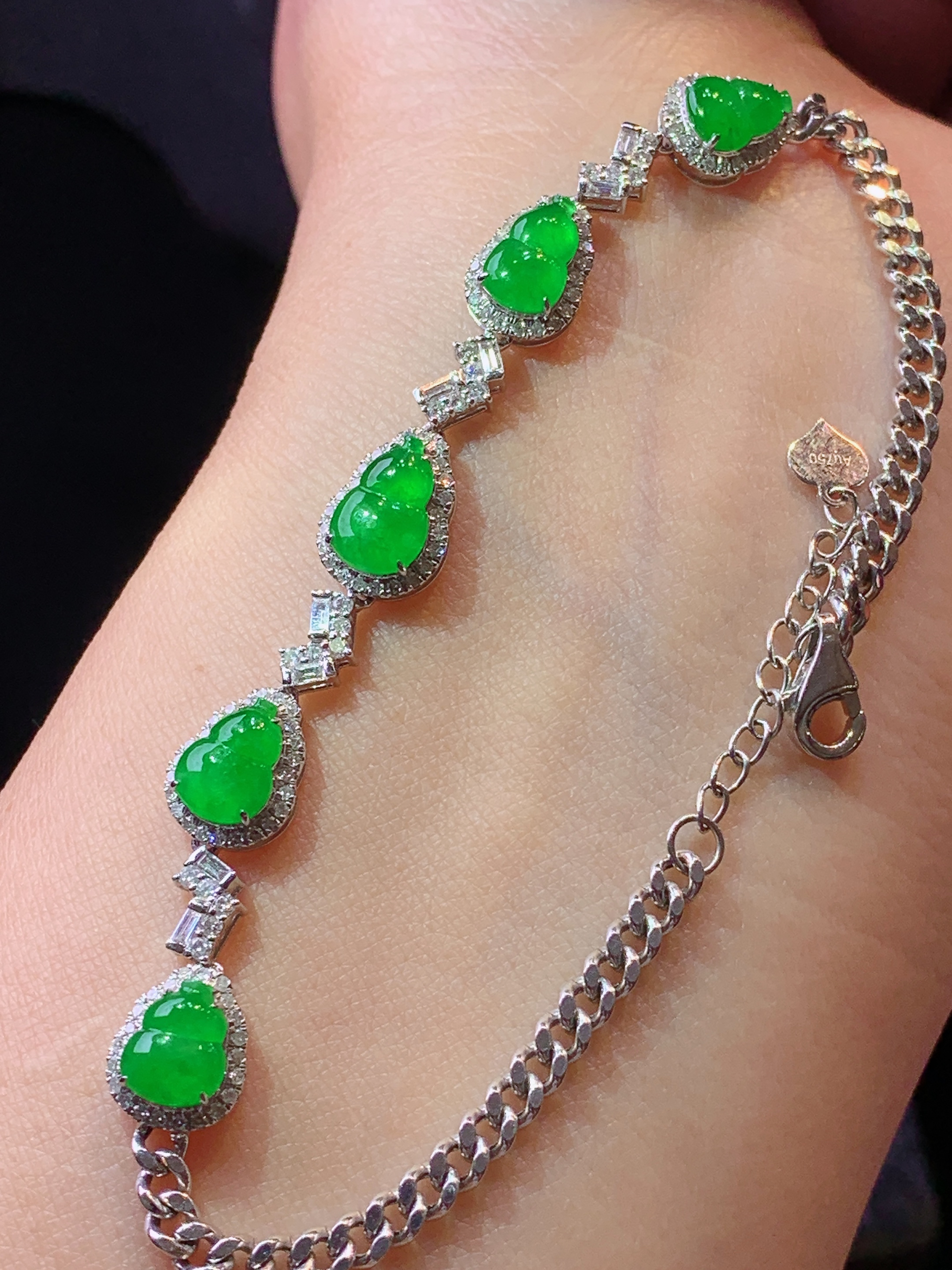 18k金钻镶嵌满绿葫芦手链 玉质细腻 色泽艳丽清新 水润亮眼 整体尺寸180*7.6*4.5m5