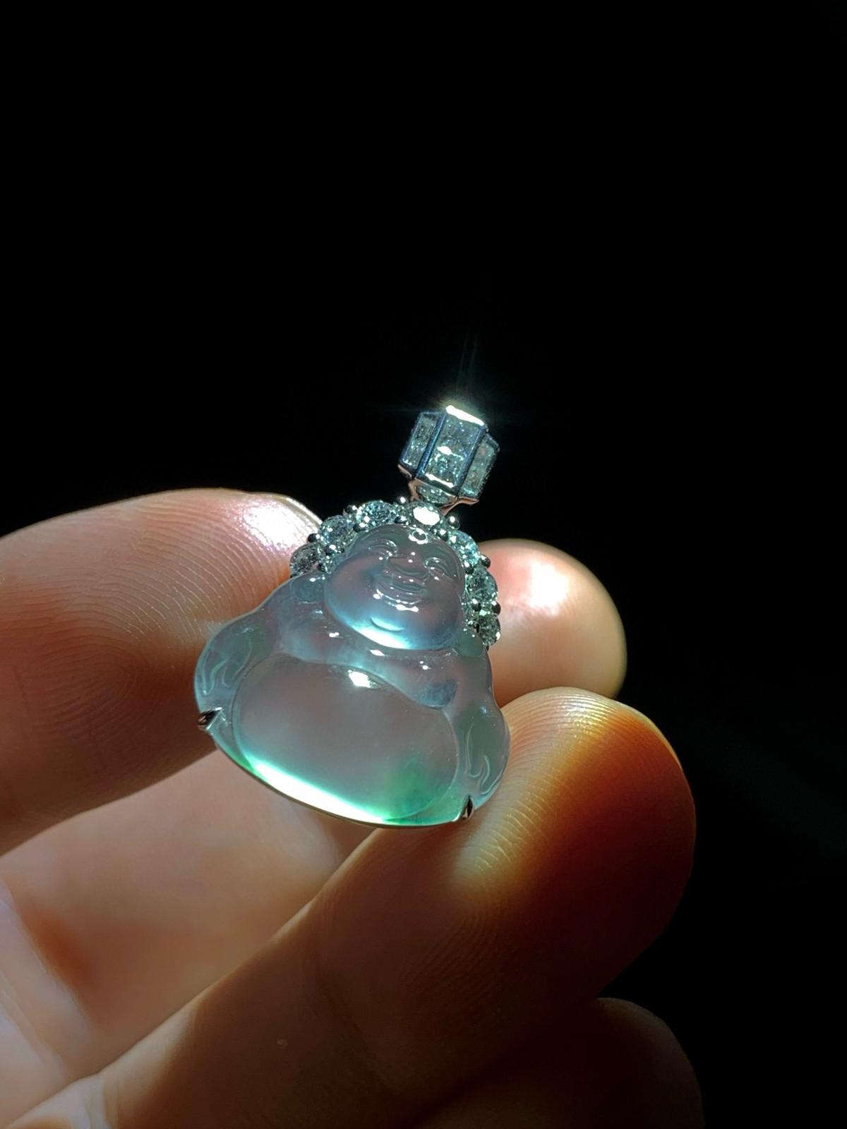 【大肚能容·笑口常开·弥勒佛】，
裸石约17-15.5-4.2mm，
整体23.8-17-6.6mm