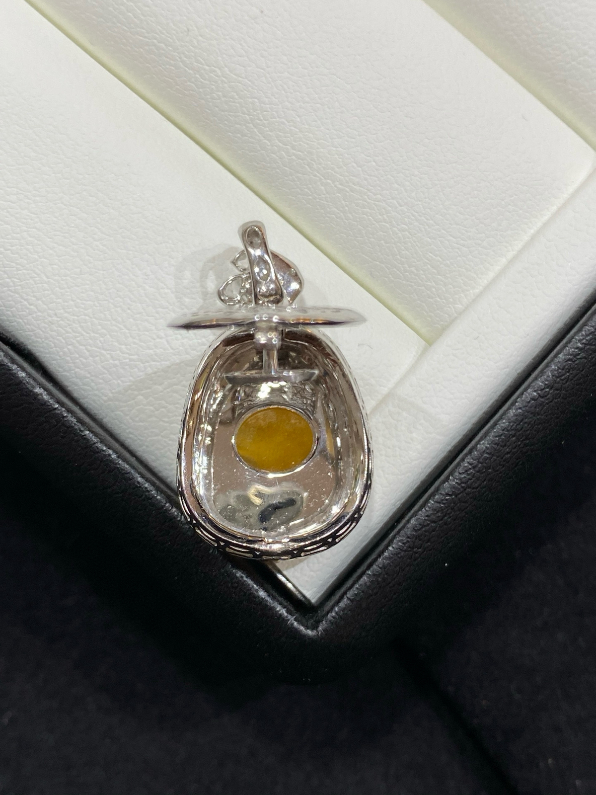 冰黄翡 如意 18k

整体尺寸26.6-15-8.6