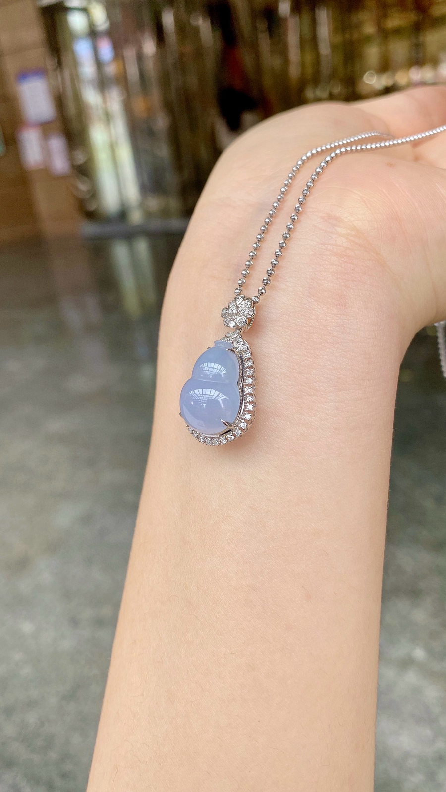 自然光 ‮ ·‬‎冰紫罗‮葫兰‬‎芦吊坠

18K · 整：26‮8.‬‎*14.8*10‮4.‬‎